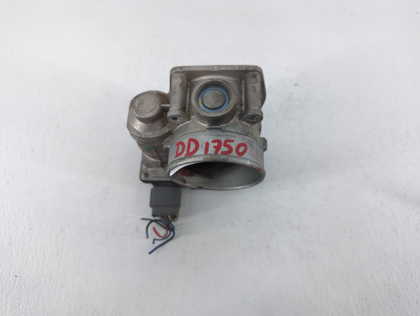 2003-2006 Nissan 350z Throttle Body P/N:RME70-04 Fits Fits 2002 2003 2004 2005 2006 OEM Used Auto Parts - Oemusedautoparts1.
