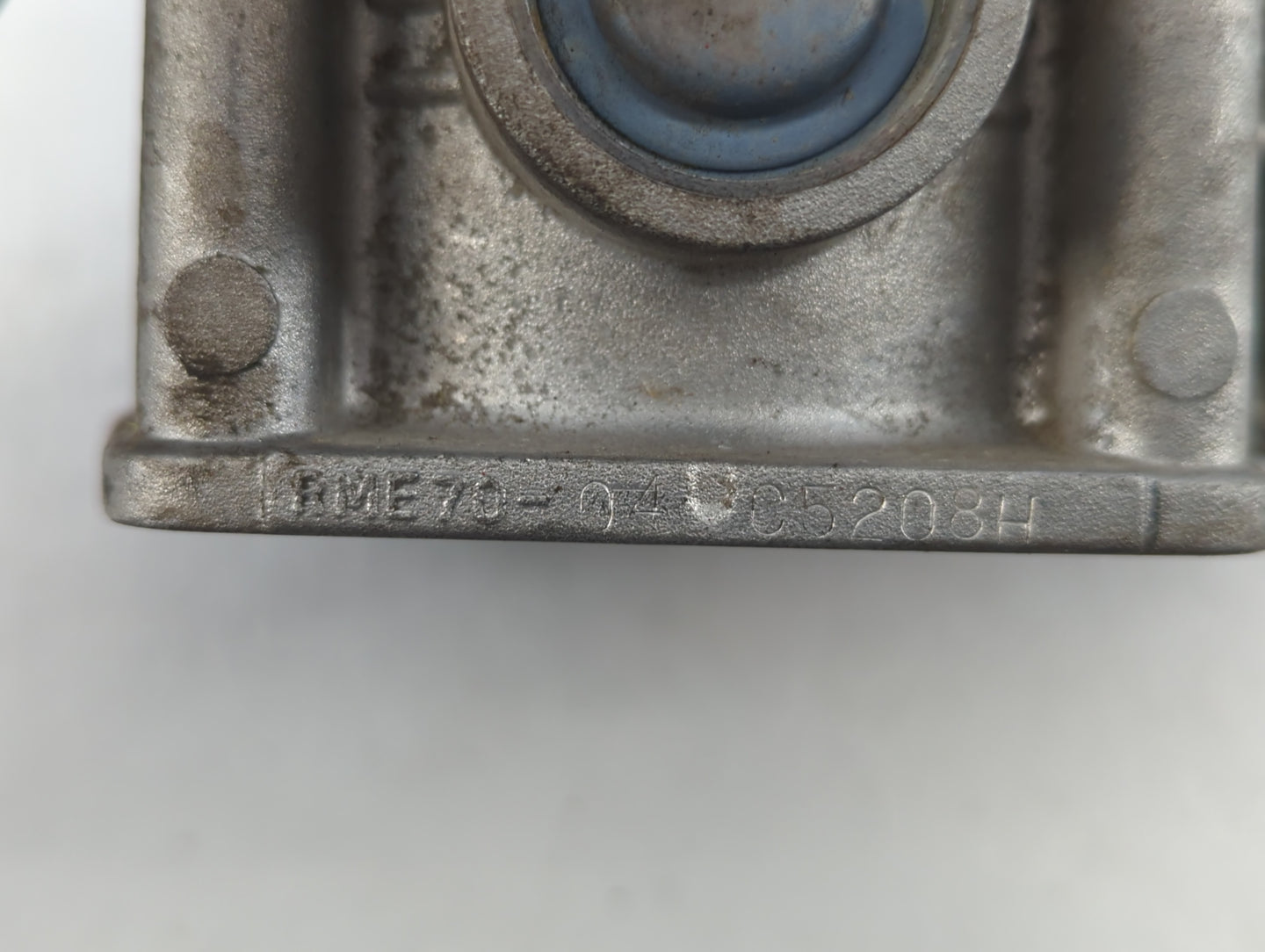 2003-2006 Nissan 350z Throttle Body P/N:RME70-04 Fits Fits 2002 2003 2004 2005 2006 OEM Used Auto Parts - Oemusedautoparts1.