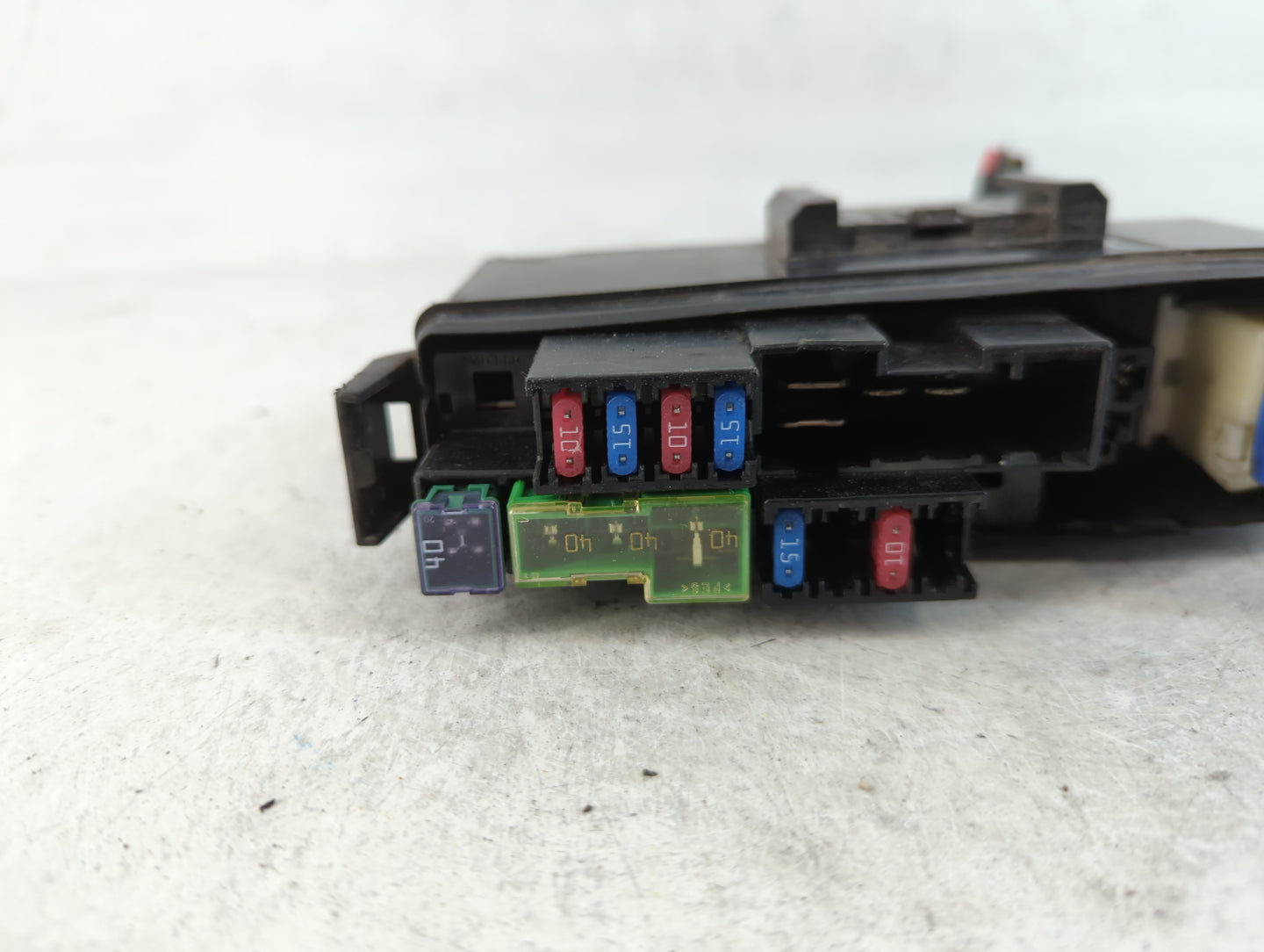2006 Nissan 350z Fusebox Fuse Box Panel Relay Module Fits OEM Used Auto Parts - Oemusedautoparts1.com