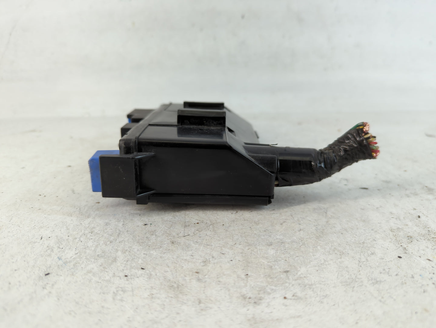2006 Nissan 350z Fusebox Fuse Box Panel Relay Module Fits OEM Used Auto Parts - Oemusedautoparts1.com