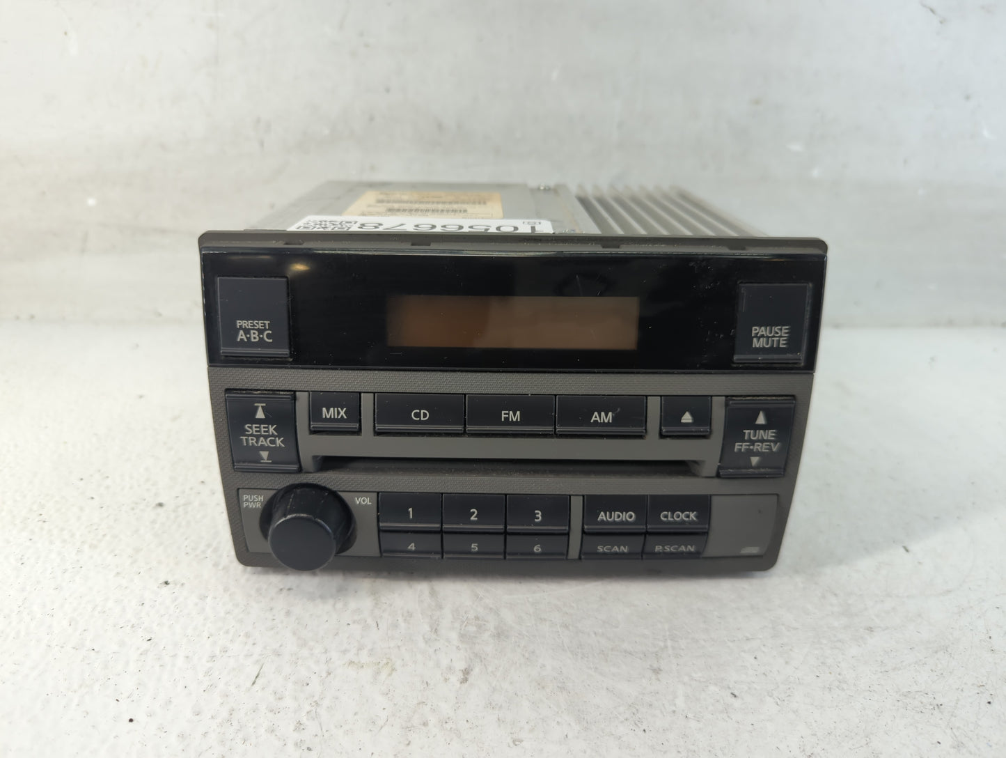 2005-2006 Nissan Altima Radio AM FM Cd Player Receiver Replacement P/N:28185 ZB10A Fits Fits 2005 2006 OEM Used Auto Parts -