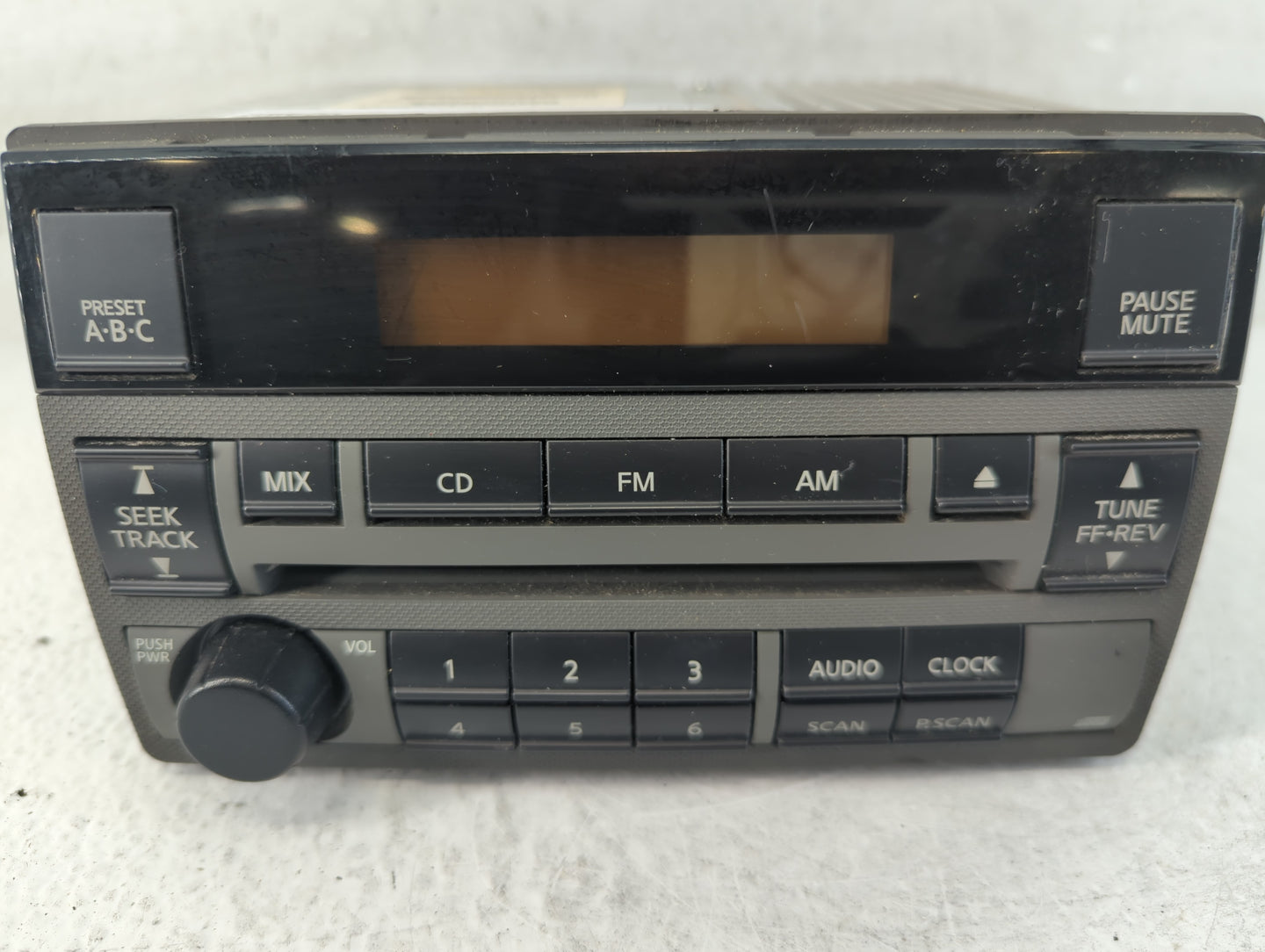 2005-2006 Nissan Altima Radio AM FM Cd Player Receiver Replacement P/N:28185 ZB10A Fits Fits 2005 2006 OEM Used Auto Parts -