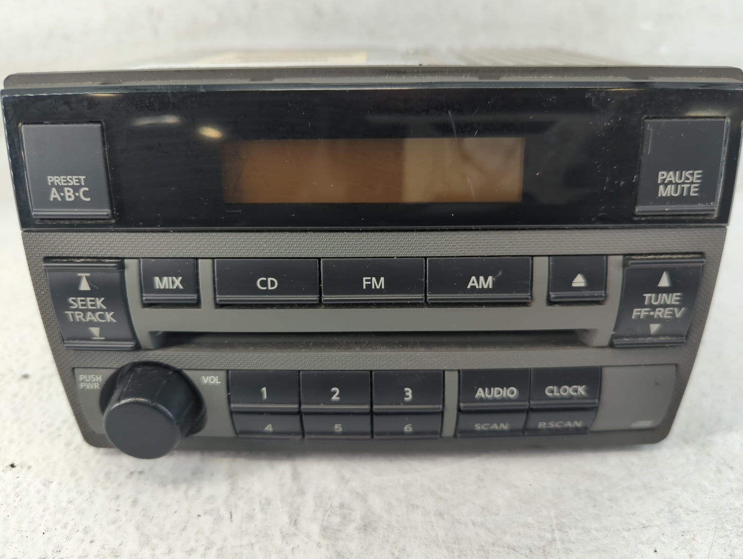 2005-2006 Nissan Altima Radio AM FM Cd Player Receiver Replacement P/N:28185 ZB10A Fits Fits 2005 2006 OEM Used Auto Parts -