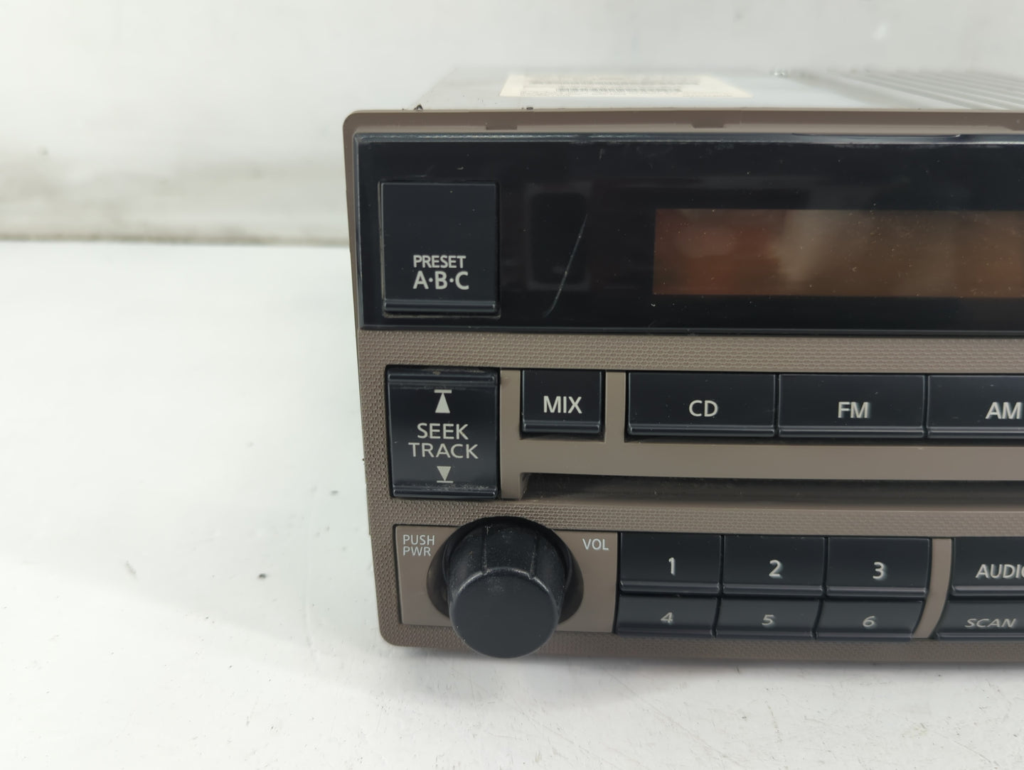 2005-2006 Nissan Altima Radio AM FM Cd Player Receiver Replacement P/N:28185 ZB10C Fits Fits 2005 2006 OEM Used Auto Parts -