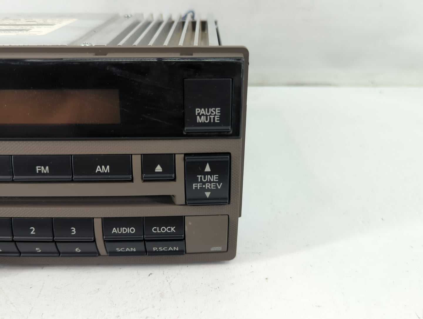 2005-2006 Nissan Altima Radio AM FM Cd Player Receiver Replacement P/N:28185 ZB10C Fits Fits 2005 2006 OEM Used Auto Parts -