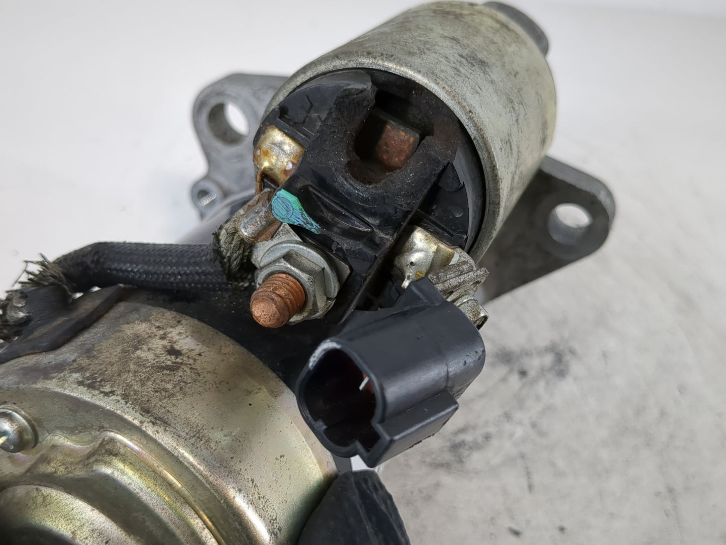 2002-2006 Nissan Altima Car Starter Motor Solenoid OEM P/N:23300 8J001 Fits Fits 2002 2003 2004 2005 2006 OEM Used Auto Part