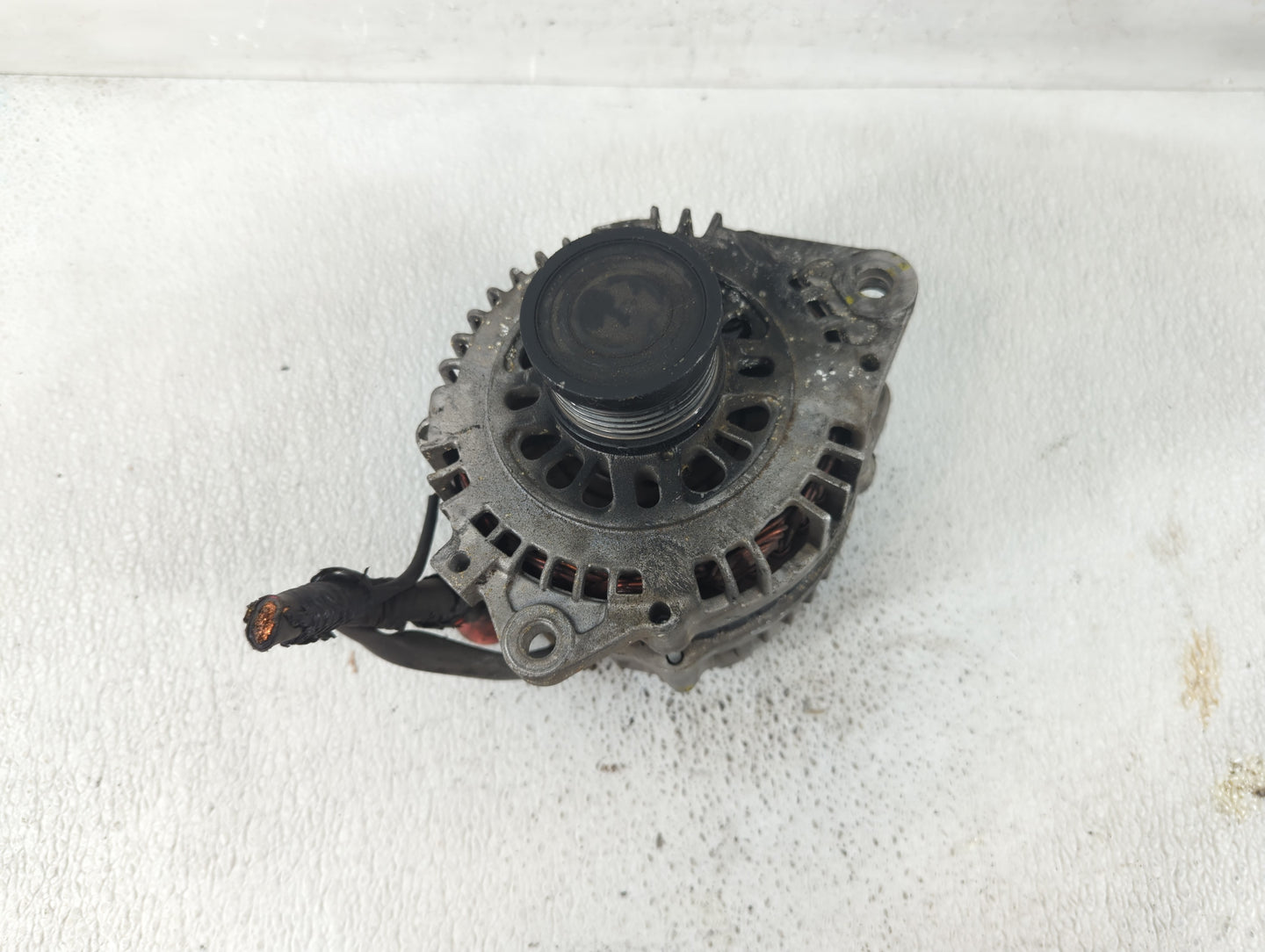 2005-2006 Nissan Altima Alternator Replacement Generator Charging Assembly Engine OEM Fits Fits 2005 2006 OEM Used Auto Part