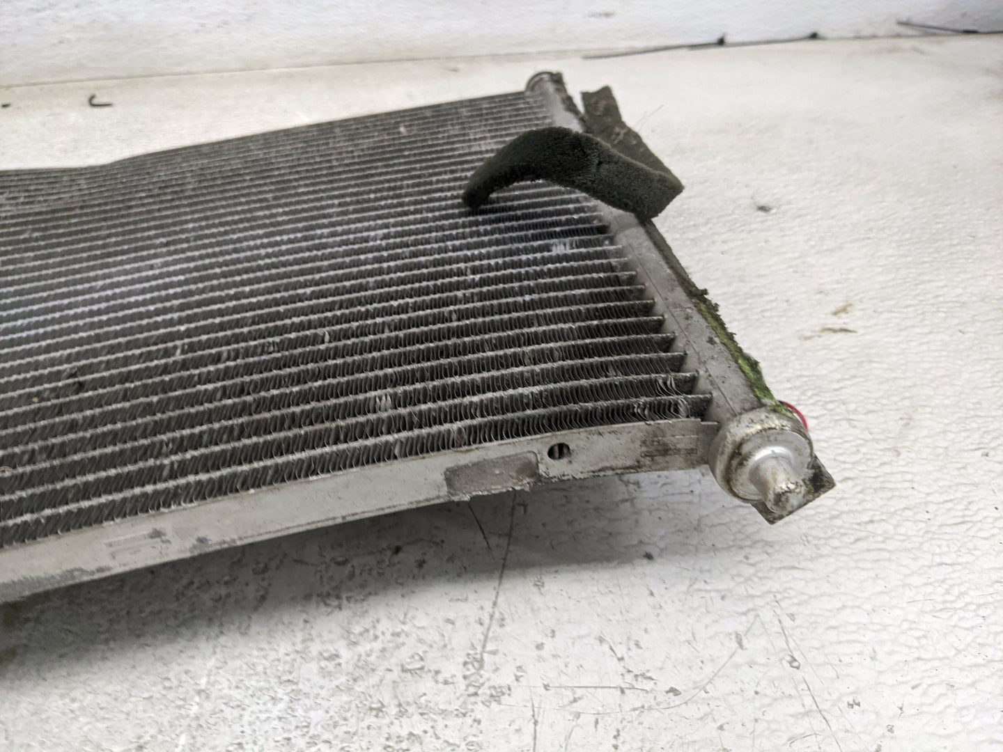 2002-2006 Nissan Altima Engine Cooling Radiator Condensor Fits Fits 2002 2003 2004 2005 2006 2007 2008 OEM Used Auto Parts -