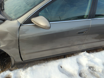 compare product 2005-2006 Nissan Altima Driver Front Door Oem