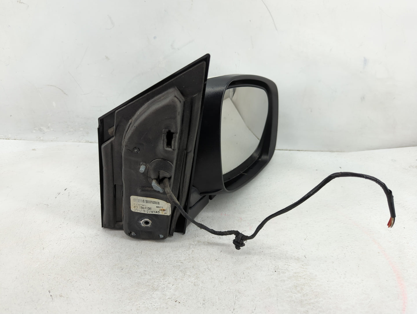 2005-2006 Nissan Altima Passenger Side View Mirror - Right Door Mirror OEM Used - Oemusedautoparts1.com