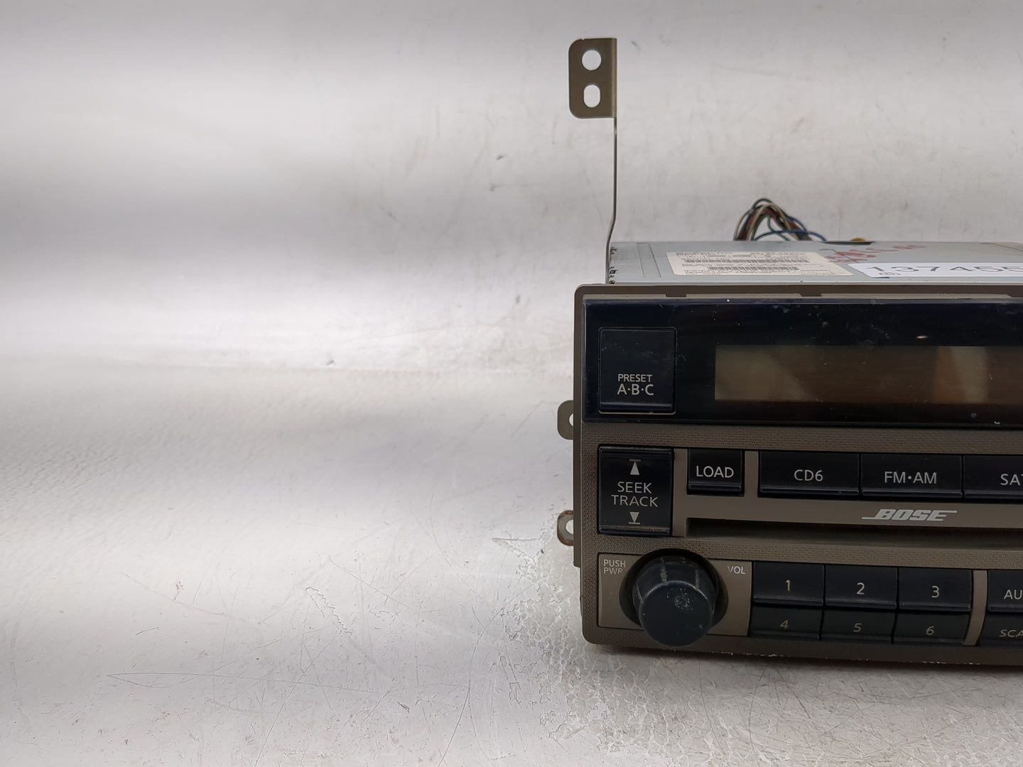 2005-2006 Nissan Altima Radio AM FM Cd Player Receiver Replacement P/N:28185ZB20C Fits Fits 2005 2006 OEM Used Auto Parts - 