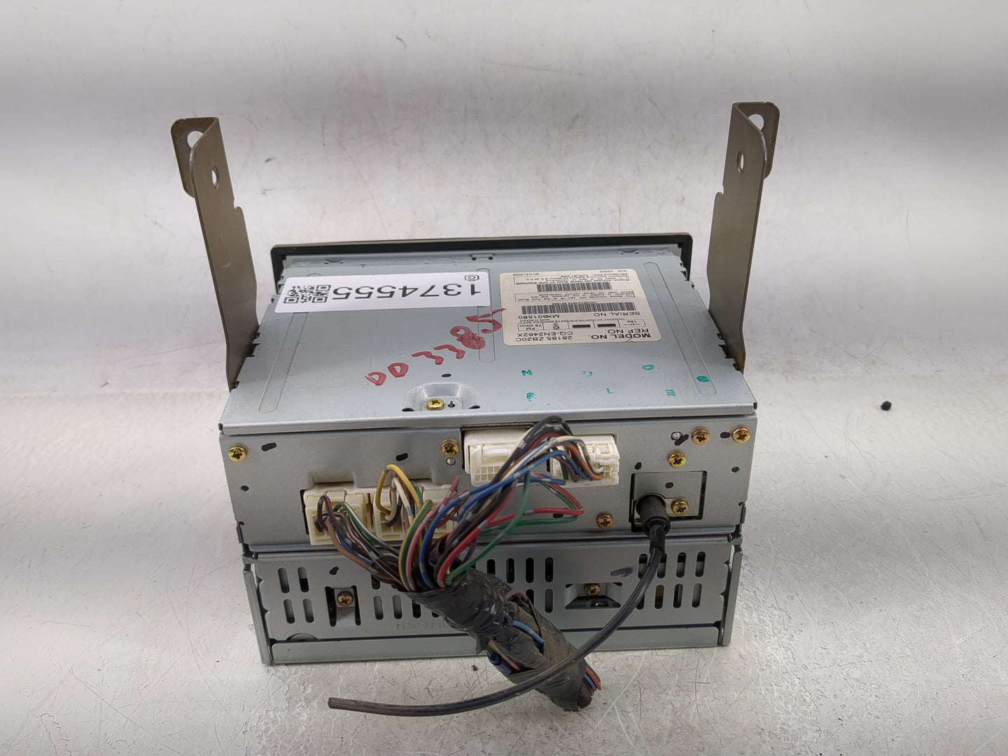 2005-2006 Nissan Altima Radio AM FM Cd Player Receiver Replacement P/N:28185ZB20C Fits Fits 2005 2006 OEM Used Auto Parts - 