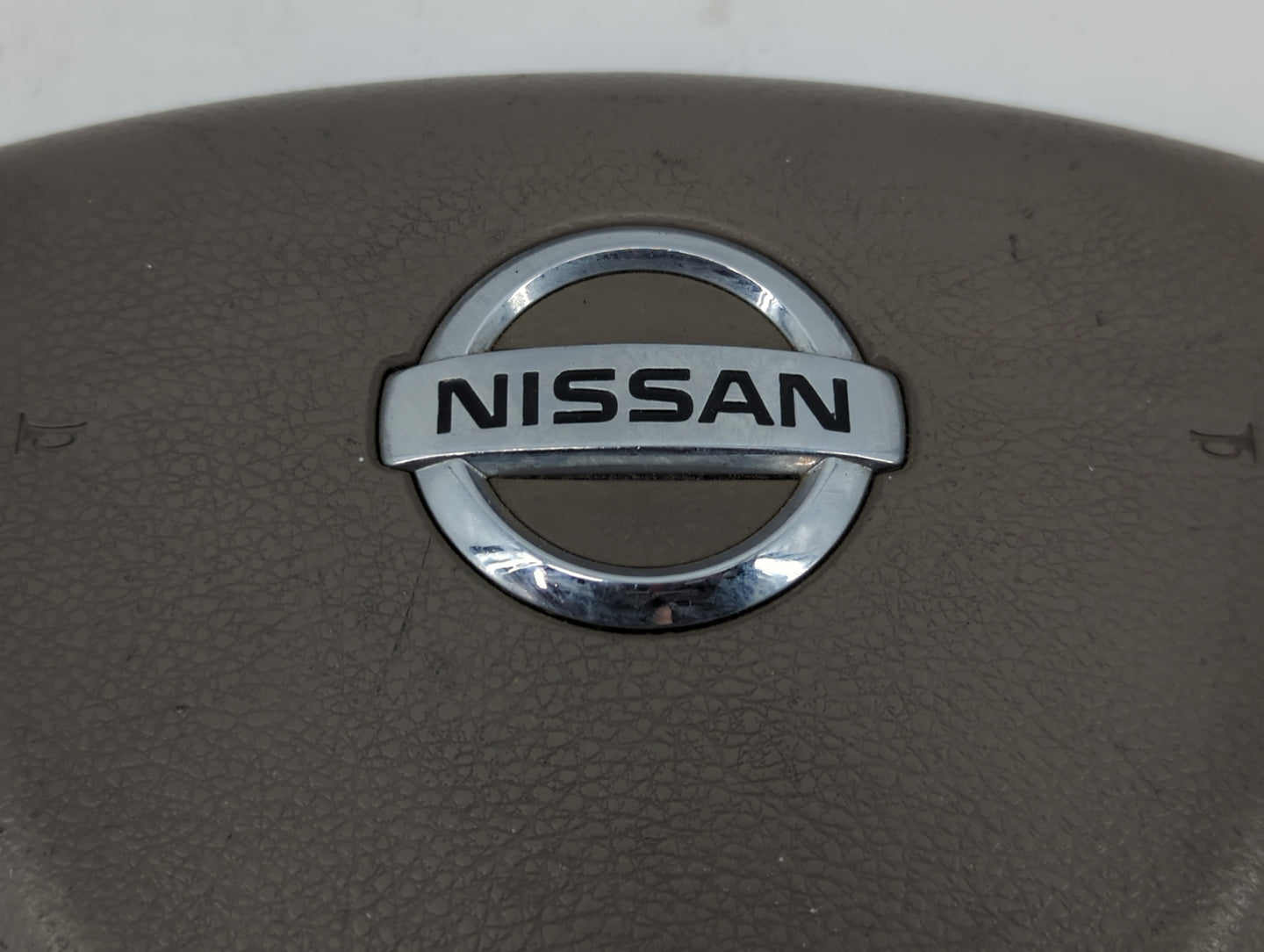 2005-2006 Nissan Altima Air Bag Driver Left Steering Wheel Mounted Fits Fits 2005 2006 2007 2008 OEM Used Auto Parts - Oemus