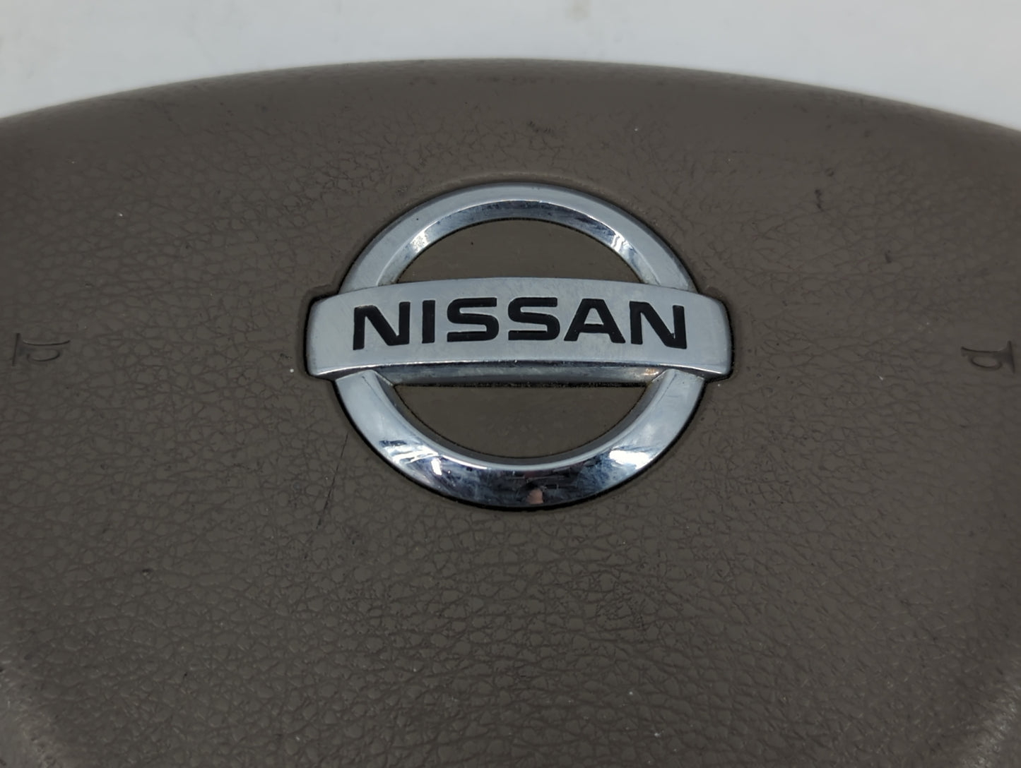 2005-2006 Nissan Altima Air Bag Driver Left Steering Wheel Mounted Fits Fits 2005 2006 2007 2008 OEM Used Auto Parts - Oemus