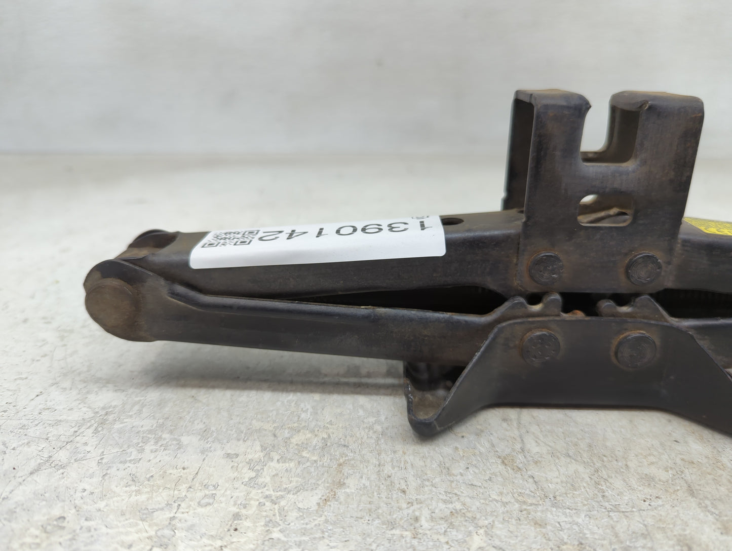 2006 Nissan Altima Spare Scissor Car Jack 1390142 - Oemusedautoparts1.com
