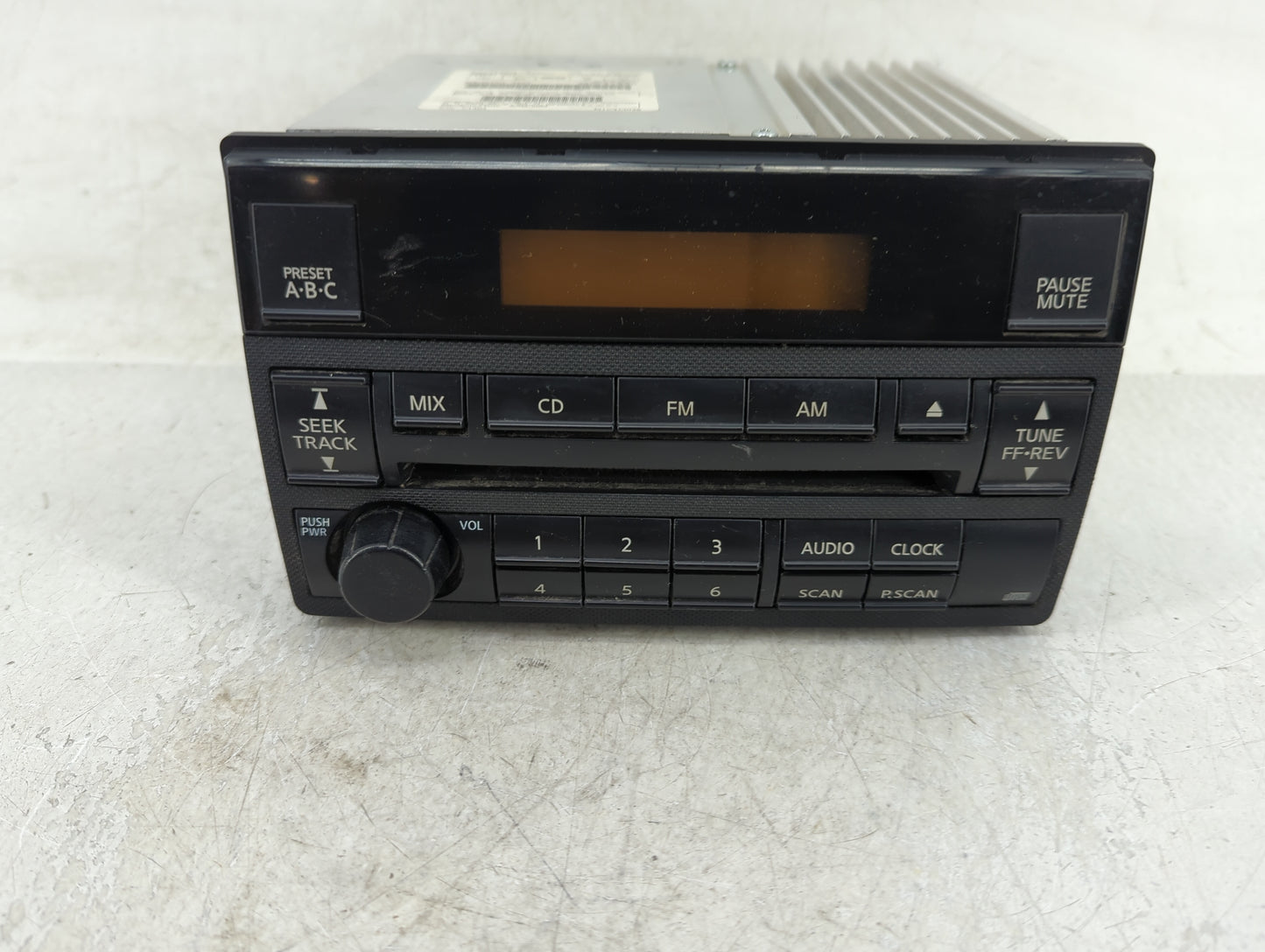 2005-2006 Nissan Altima Radio AM FM Cd Player Receiver Replacement P/N:28185ZB10B Fits Fits 2005 2006 OEM Used Auto Parts - 