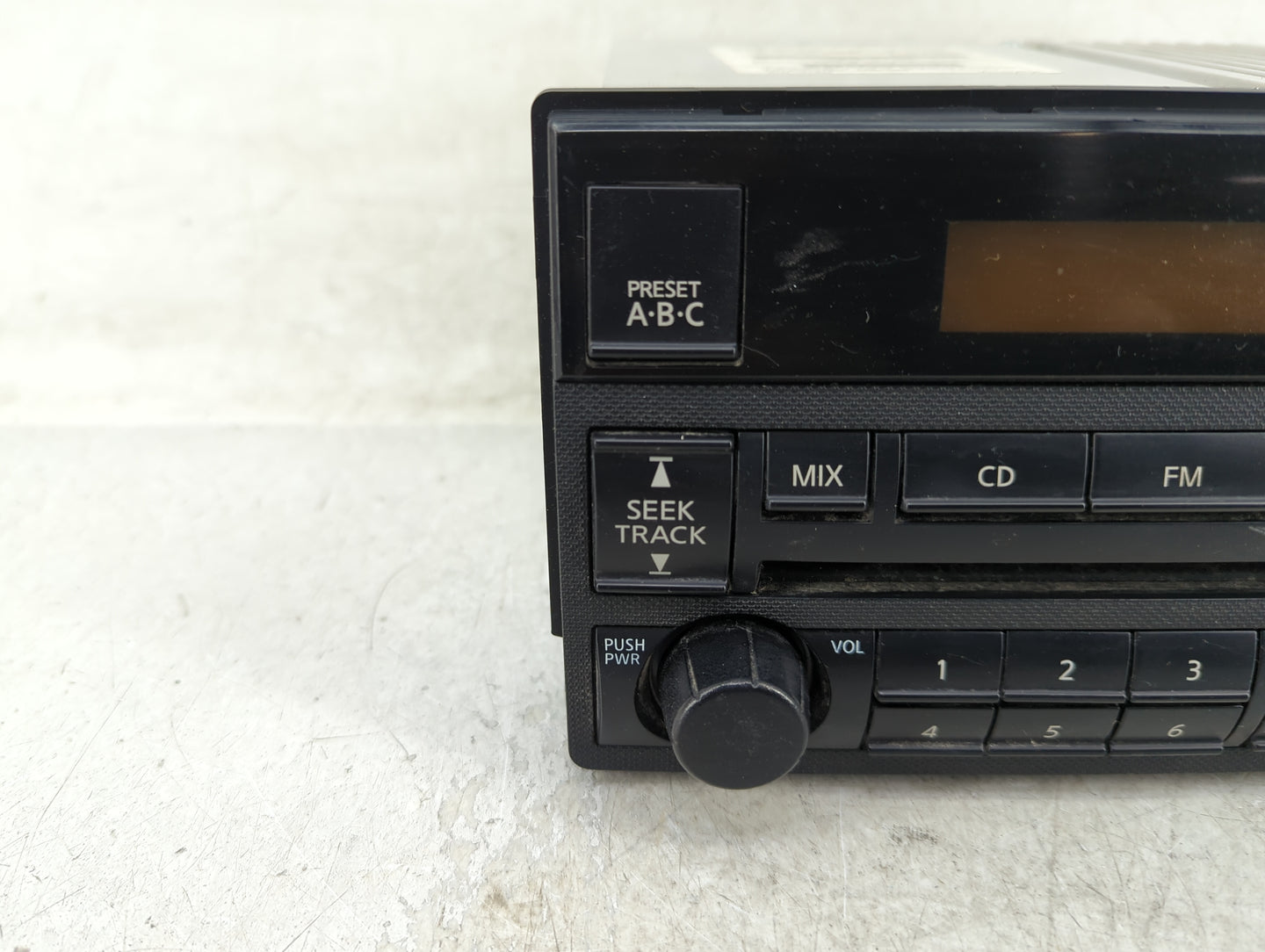 2005-2006 Nissan Altima Radio AM FM Cd Player Receiver Replacement P/N:28185ZB10B Fits Fits 2005 2006 OEM Used Auto Parts - 