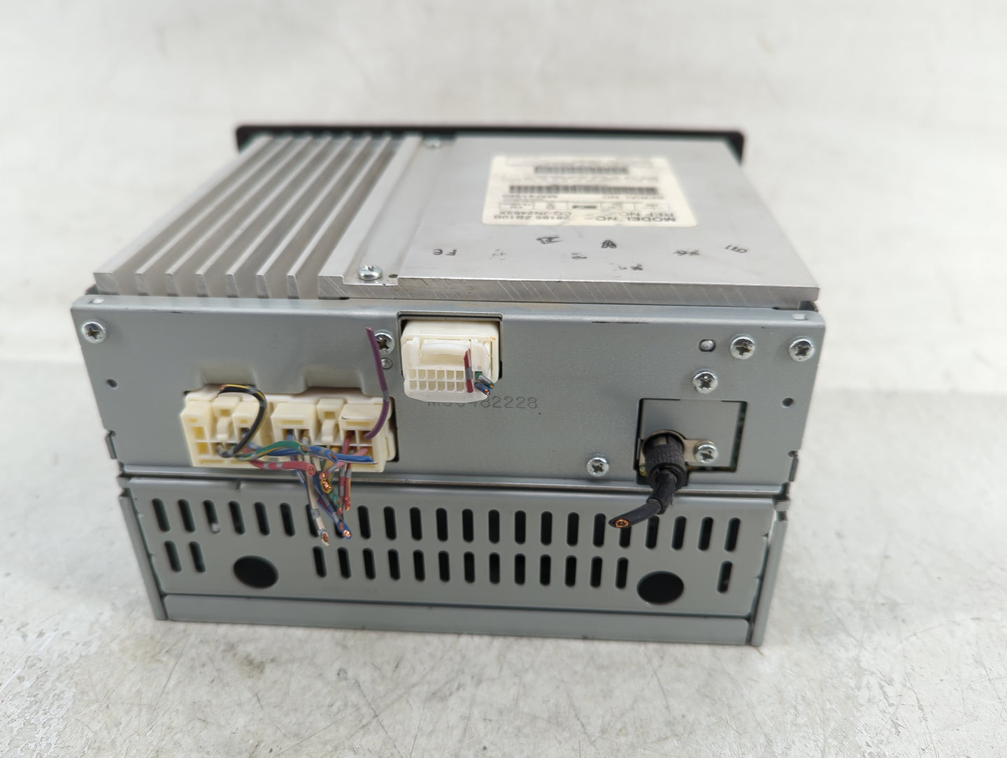 2005-2006 Nissan Altima Radio AM FM Cd Player Receiver Replacement P/N:28185ZB10B Fits Fits 2005 2006 OEM Used Auto Parts - 