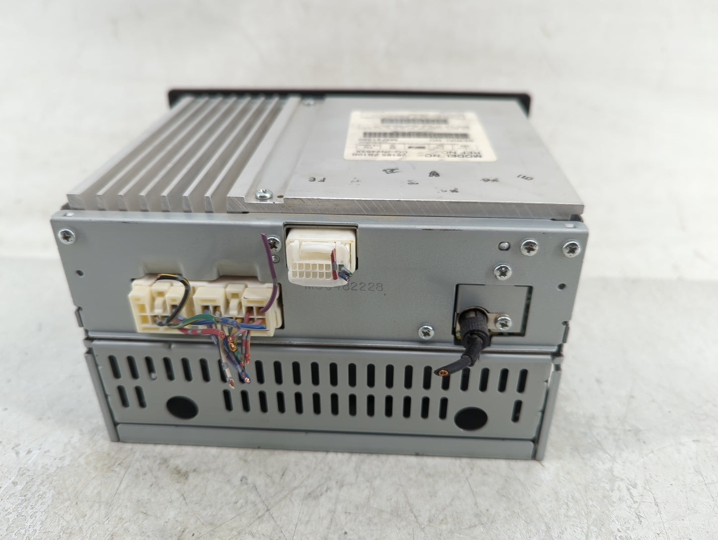 2005-2006 Nissan Altima Radio AM FM Cd Player Receiver Replacement P/N:28185ZB10B Fits Fits 2005 2006 OEM Used Auto Parts - 