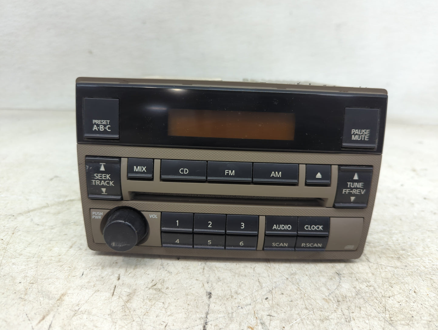 2005-2006 Nissan Altima Radio AM FM Cd Player Receiver Replacement P/N:28185-ZB00C Fits Fits 2005 2006 OEM Used Auto Parts -