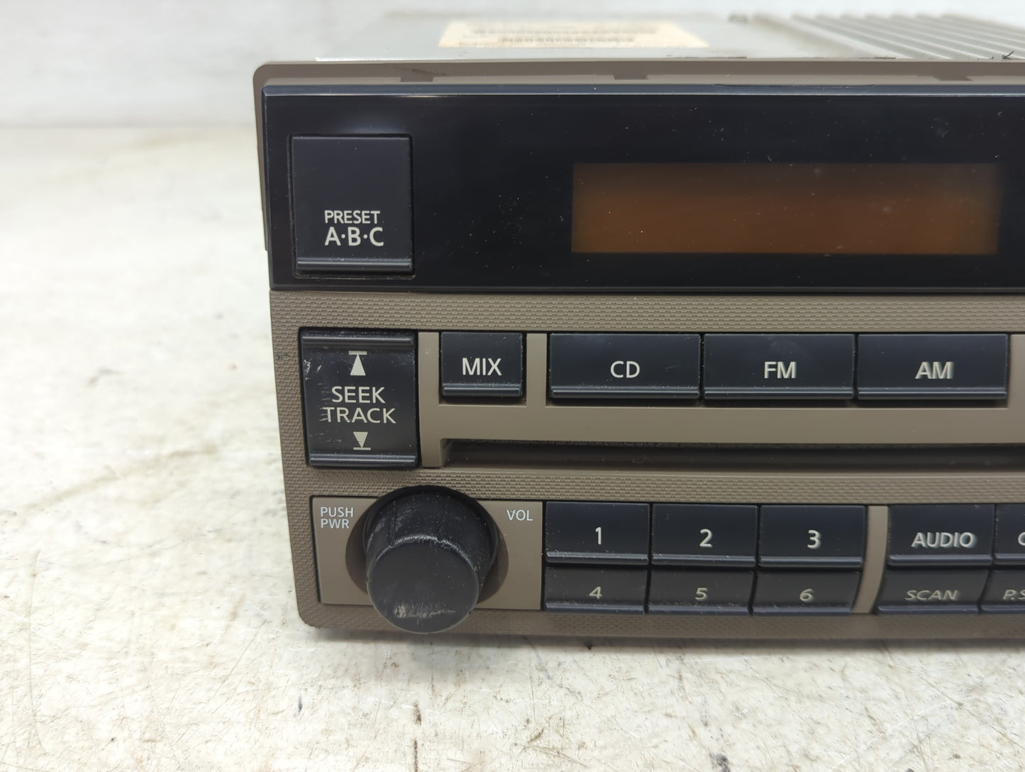 2005-2006 Nissan Altima Radio AM FM Cd Player Receiver Replacement P/N:28185-ZB00C Fits Fits 2005 2006 OEM Used Auto Parts -