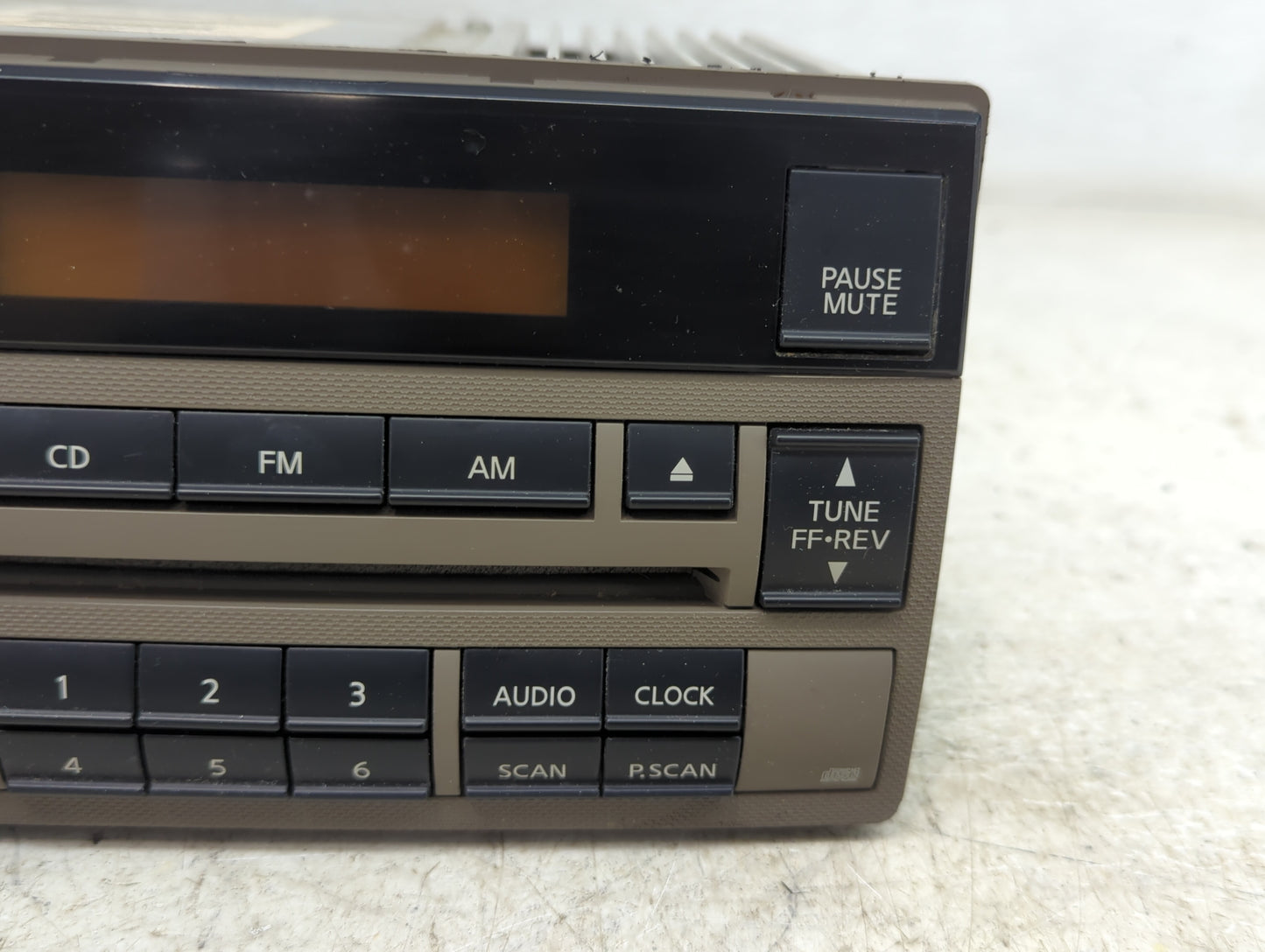 2005-2006 Nissan Altima Radio AM FM Cd Player Receiver Replacement P/N:28185-ZB00C Fits Fits 2005 2006 OEM Used Auto Parts -