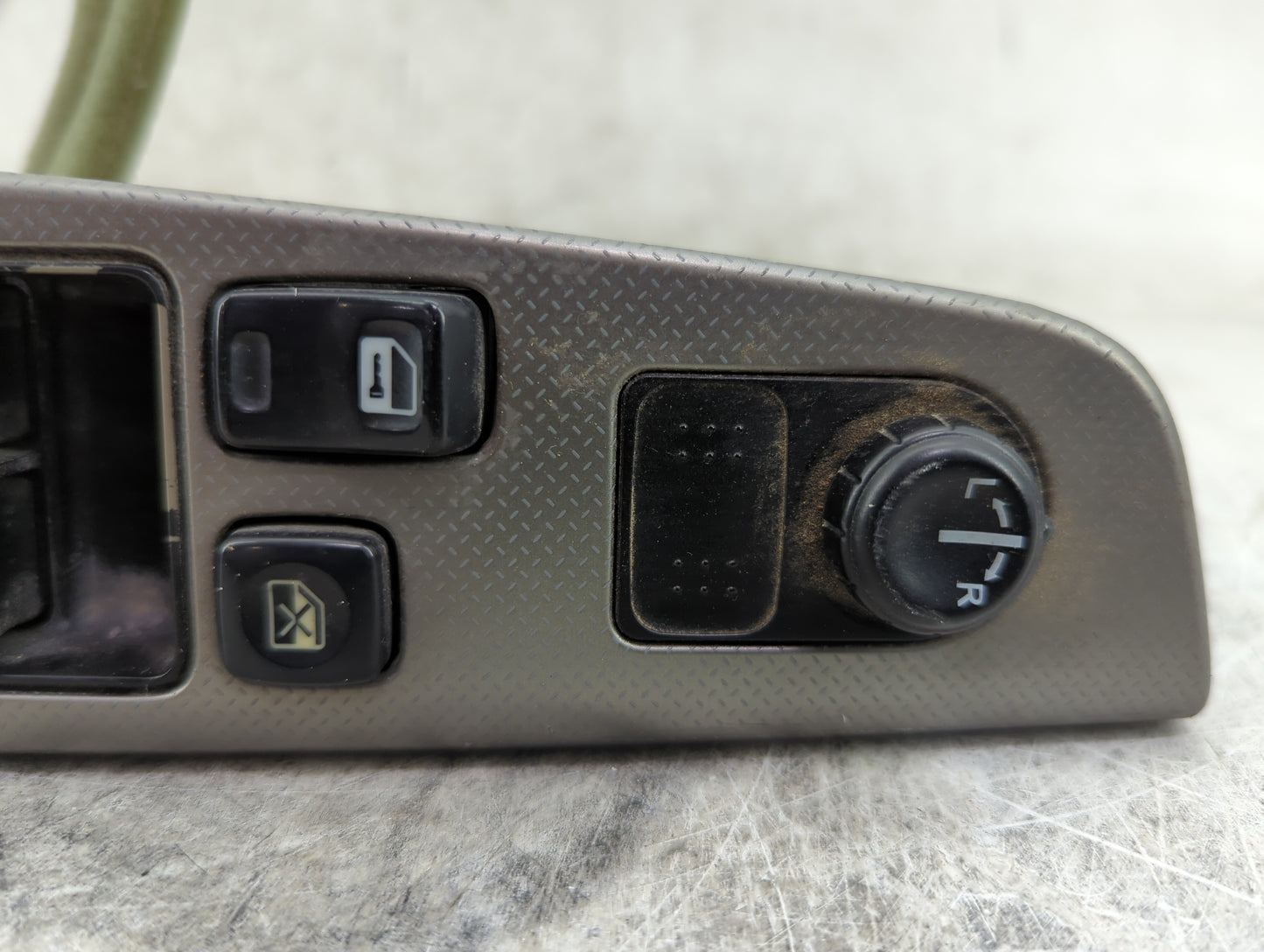 2005-2006 Nissan Altima Master Power Window Switch Replacement Driver Side Left P/N:25401 8J100 Fits Fits 2005 2006 OEM Used
