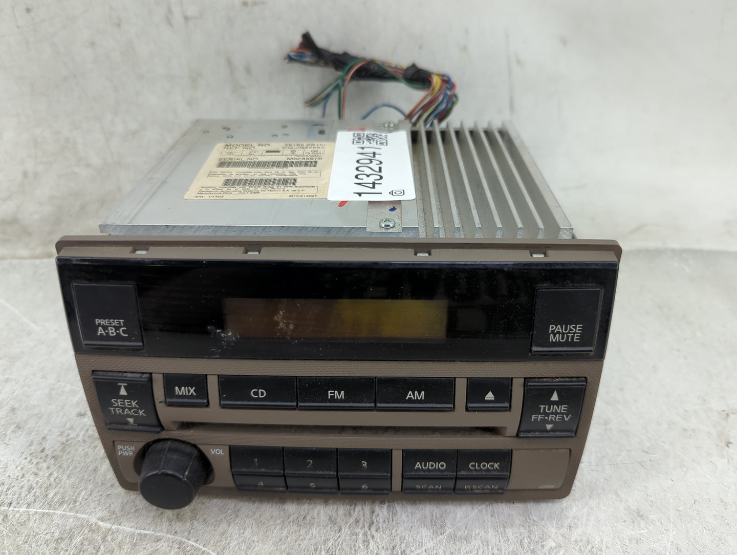 2005-2006 Nissan Altima Radio AM FM Cd Player Receiver Replacement P/N:28185ZB10C CQ-JN2465X Fits Fits 2005 2006 OEM Used Au