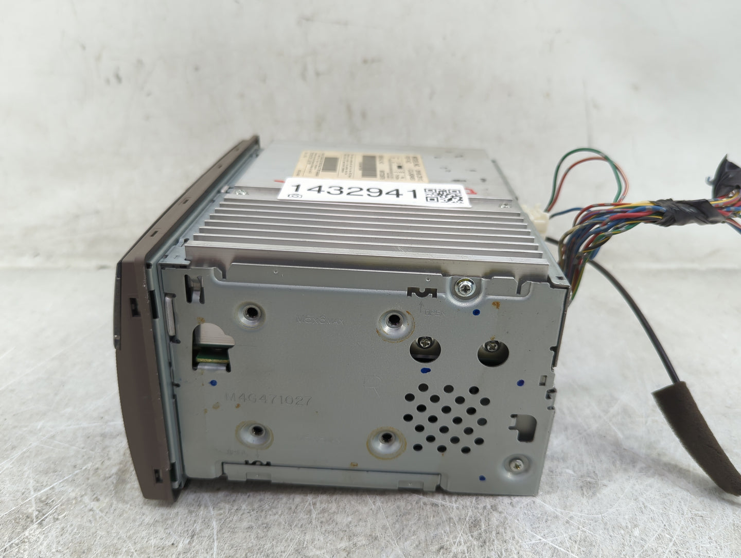 2005-2006 Nissan Altima Radio AM FM Cd Player Receiver Replacement P/N:28185ZB10C CQ-JN2465X Fits Fits 2005 2006 OEM Used Au