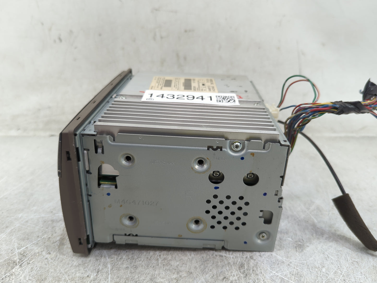 2005-2006 Nissan Altima Radio AM FM Cd Player Receiver Replacement P/N:28185ZB10C CQ-JN2465X Fits Fits 2005 2006 OEM Used Au