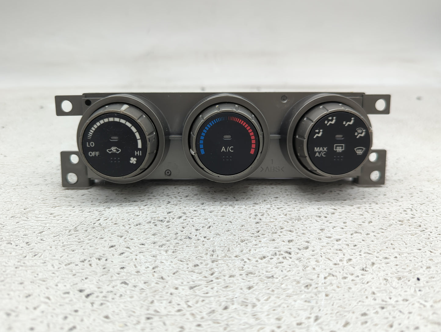 2005-2006 Nissan Altima Climate Control Module Temperature AC/Heater Replacement P/N:27500 ZB02A Fits Fits 2005 2006 OEM Use