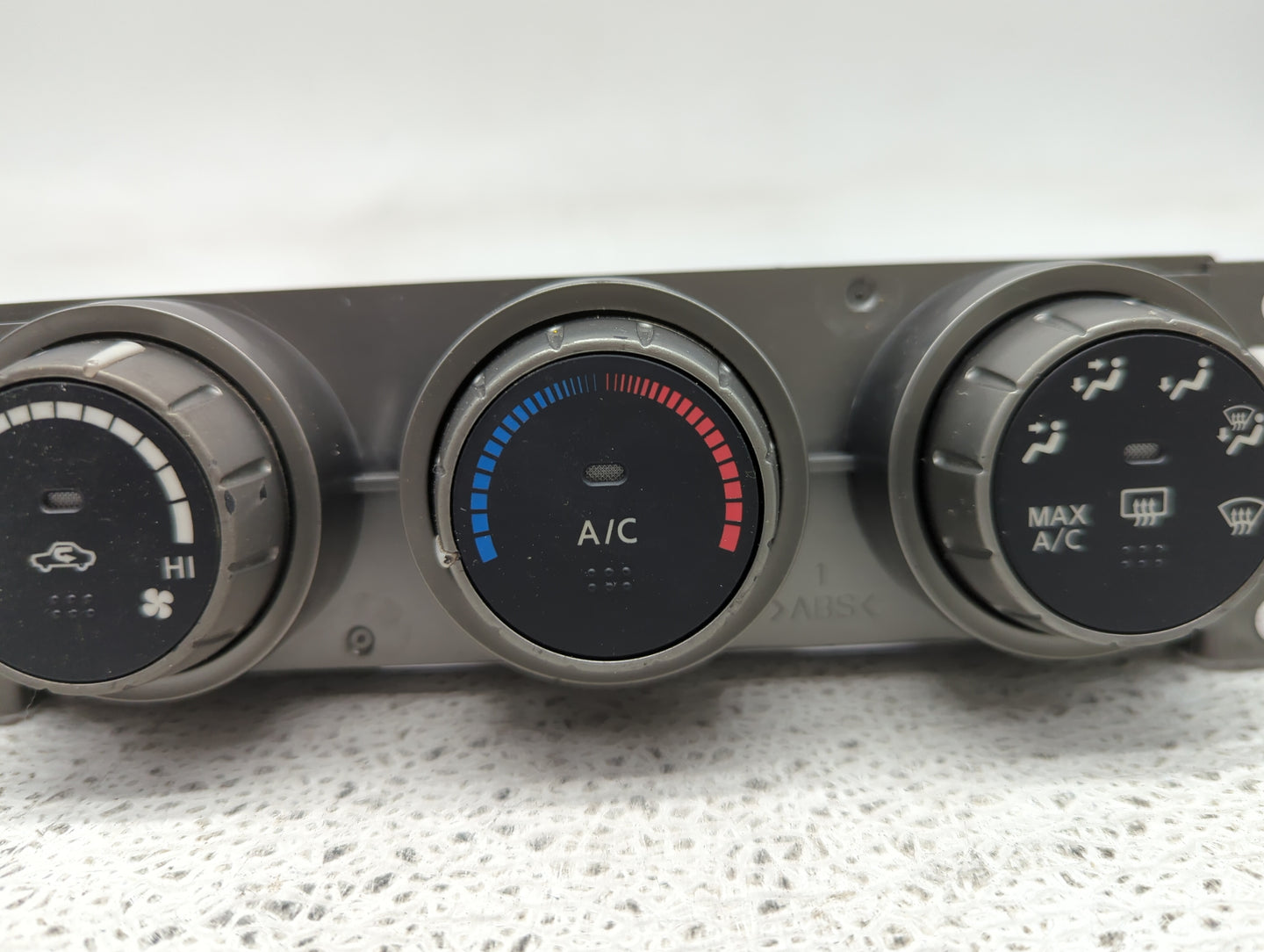 2005-2006 Nissan Altima Climate Control Module Temperature AC/Heater Replacement P/N:27500 ZB02A Fits Fits 2005 2006 OEM Use