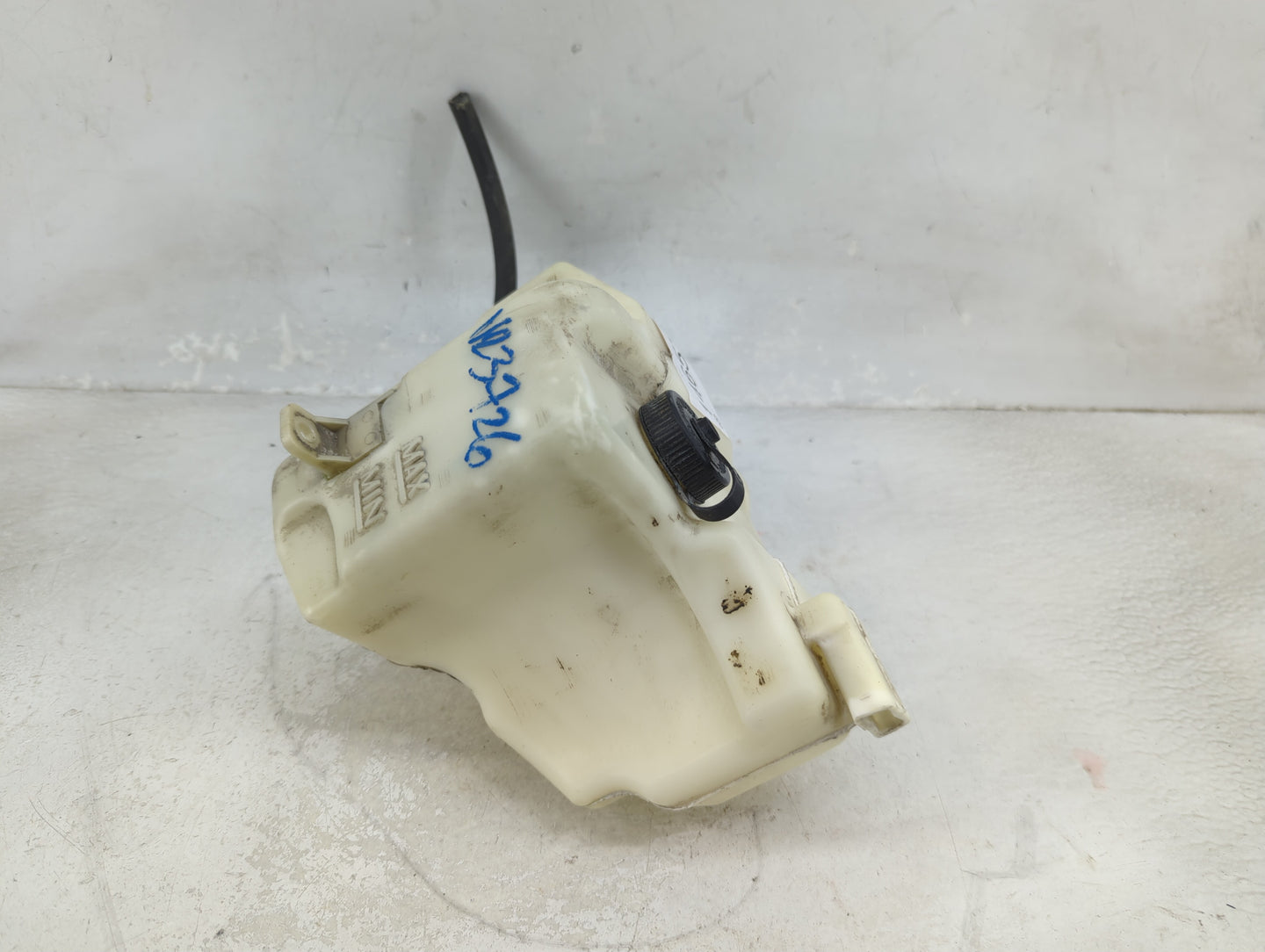 2002-2006 Nissan Altima Windshield Washer Fluid Reservoir Bottle Oem - Oemusedautoparts1.com