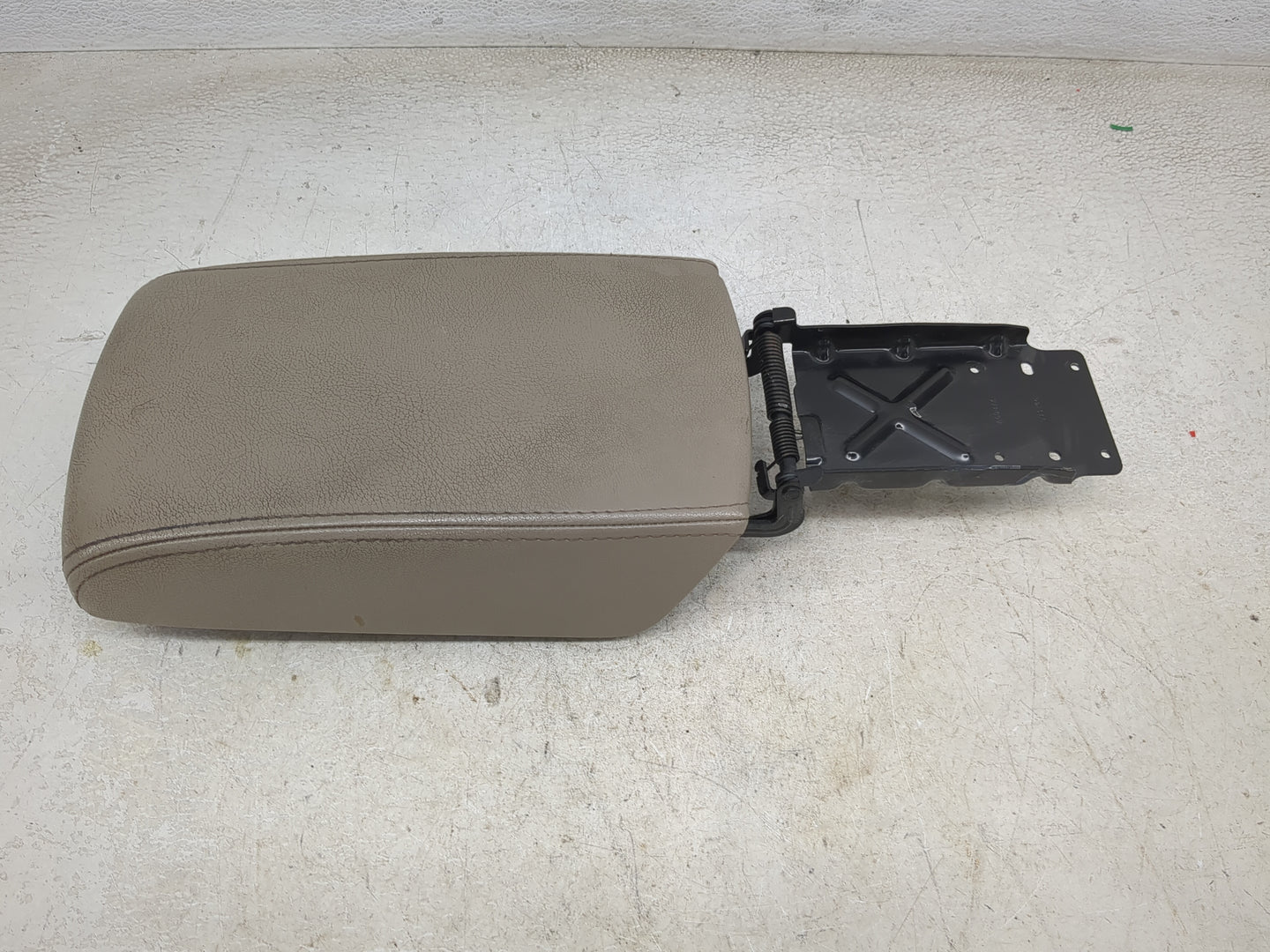 2006 Nissan Altima Center Console Armrest Cover Lid P/N:00268153 503371 Fits OEM Used Auto Parts - Oemusedautoparts1.com