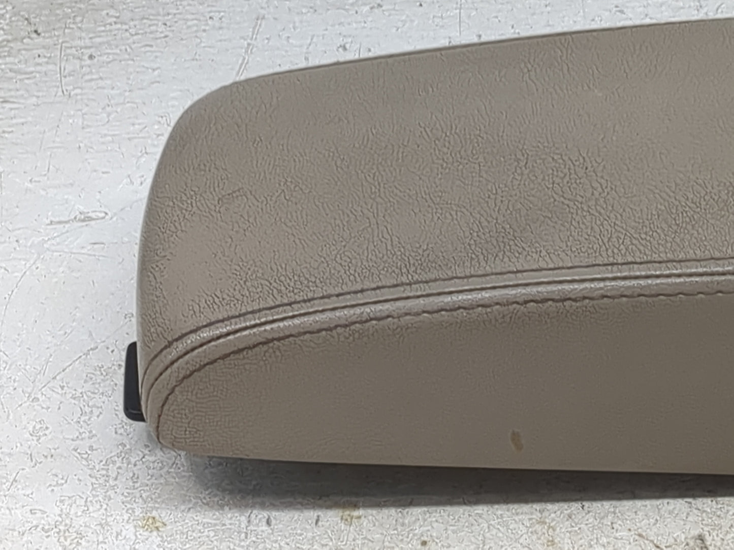 2006 Nissan Altima Center Console Armrest Cover Lid P/N:00268153 503371 Fits OEM Used Auto Parts - Oemusedautoparts1.com