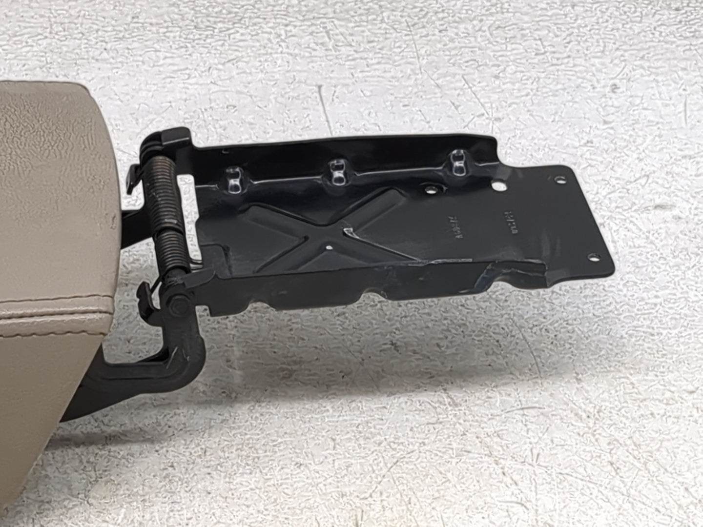 2006 Nissan Altima Center Console Armrest Cover Lid P/N:00268153 503371 Fits OEM Used Auto Parts - Oemusedautoparts1.com