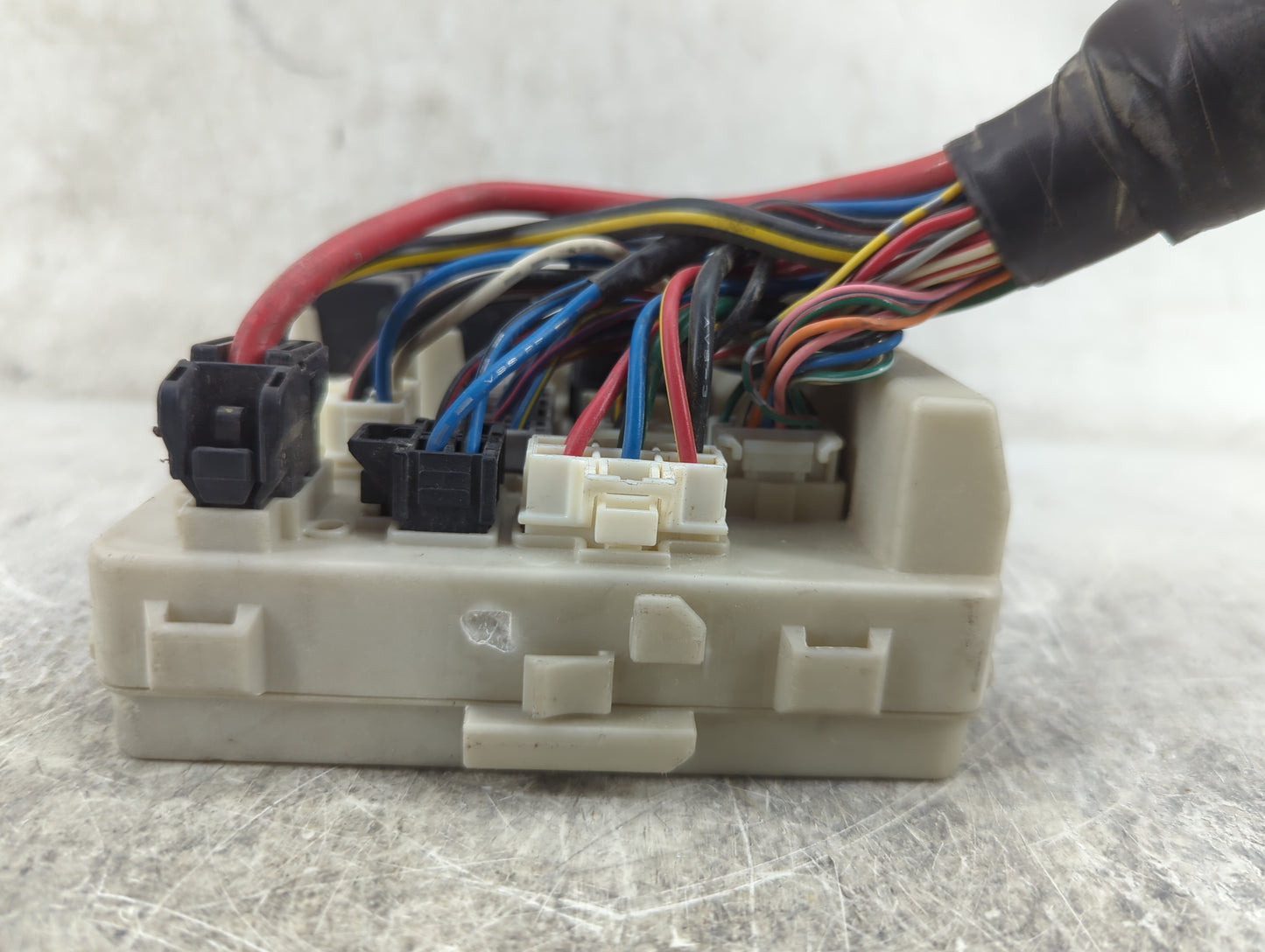 2002-2006 Nissan Altima Fusebox Fuse Box Panel Relay Module Fits Fits 2002 2003 2004 2005 2006 OEM Used Auto Parts - Oemused