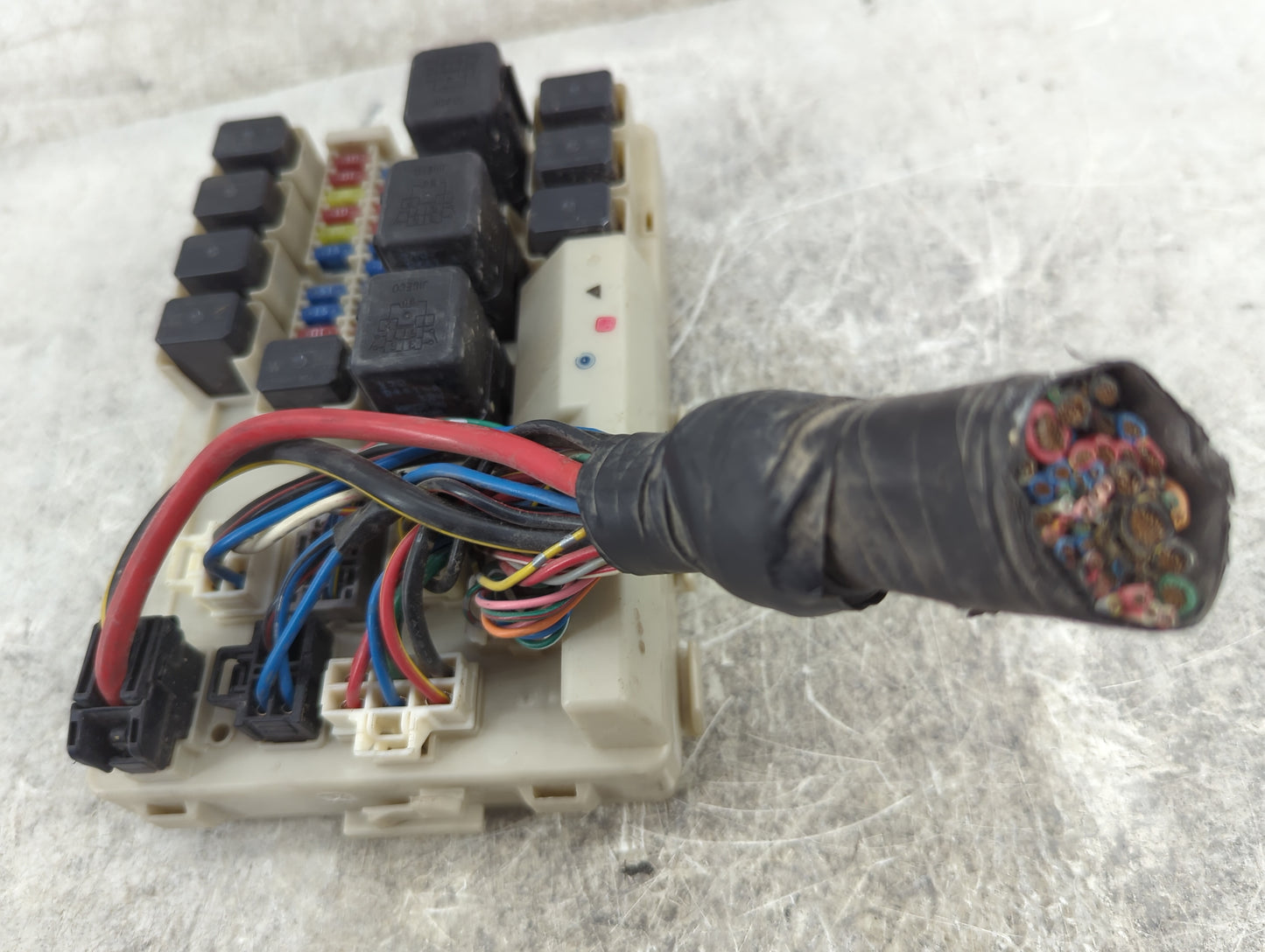 2002-2006 Nissan Altima Fusebox Fuse Box Panel Relay Module Fits Fits 2002 2003 2004 2005 2006 OEM Used Auto Parts - Oemused