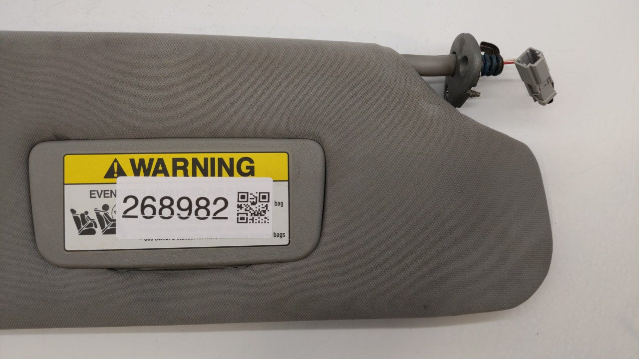 2005-2006 Nissan Altima Sun Visor Shade Replacement Passenger Right Mirror Fits Fits 2005 2006 OEM Used Auto Parts - Oemused