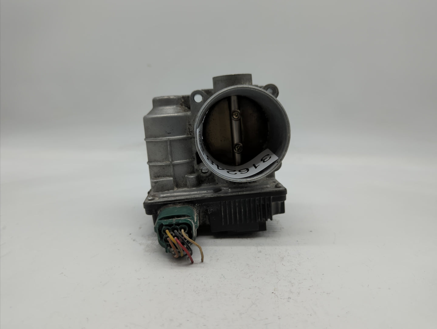 2002-2006 Nissan Altima Throttle Body P/N:RME60-05 576-01, SERA576-01, RME60-06 Fits Fits 2002 2003 2004 2005 2006 OEM Used 