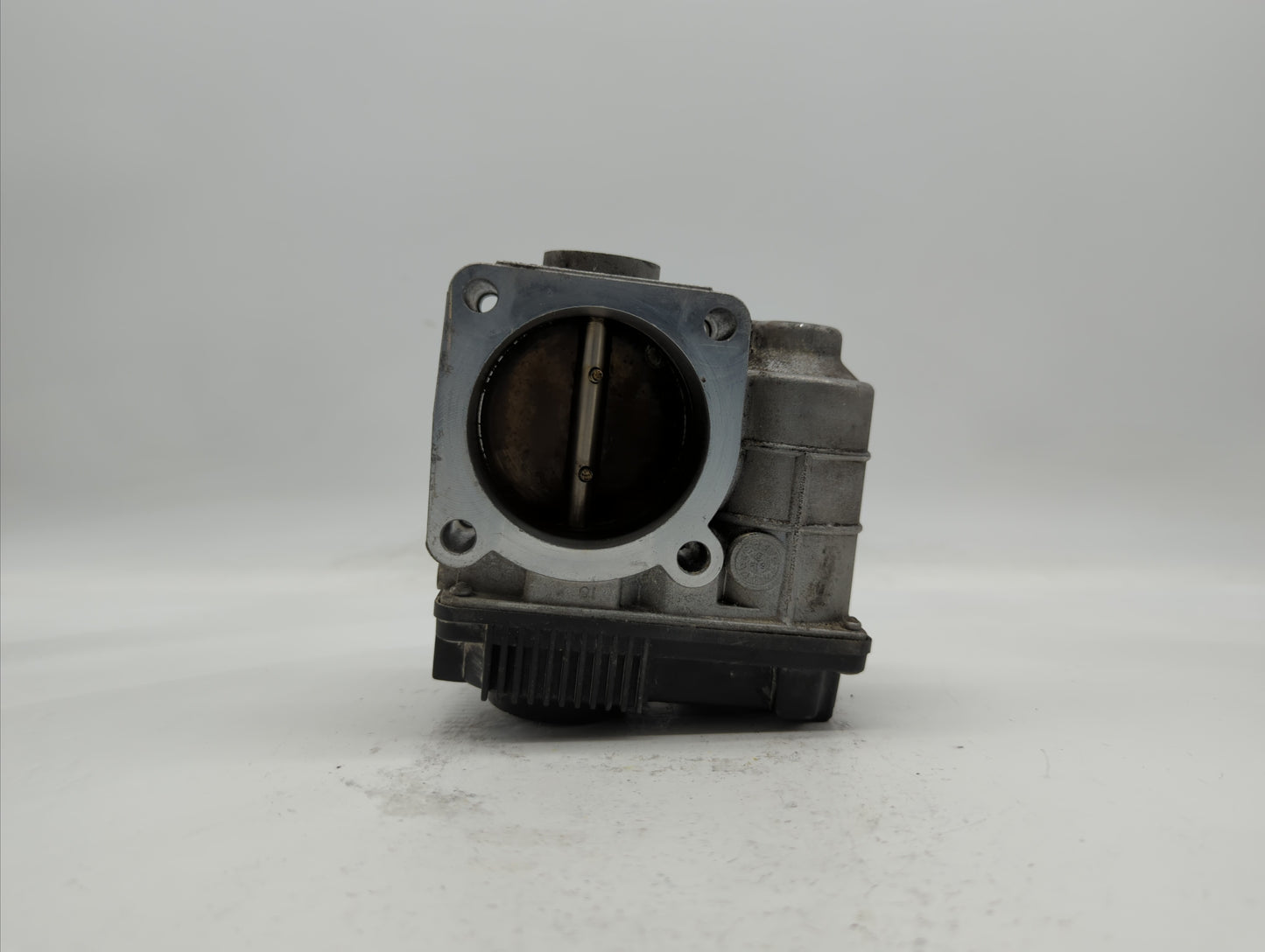 2002-2006 Nissan Altima Throttle Body P/N:RME60-05 576-01, SERA576-01, RME60-06 Fits Fits 2002 2003 2004 2005 2006 OEM Used 
