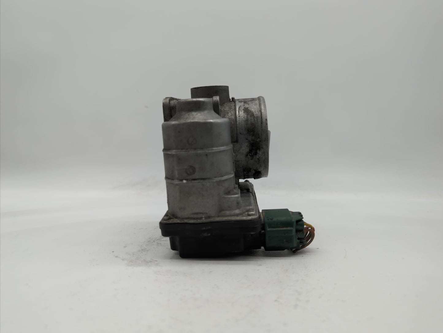 2002-2006 Nissan Altima Throttle Body P/N:RME60-05 576-01, SERA576-01, RME60-06 Fits Fits 2002 2003 2004 2005 2006 OEM Used 