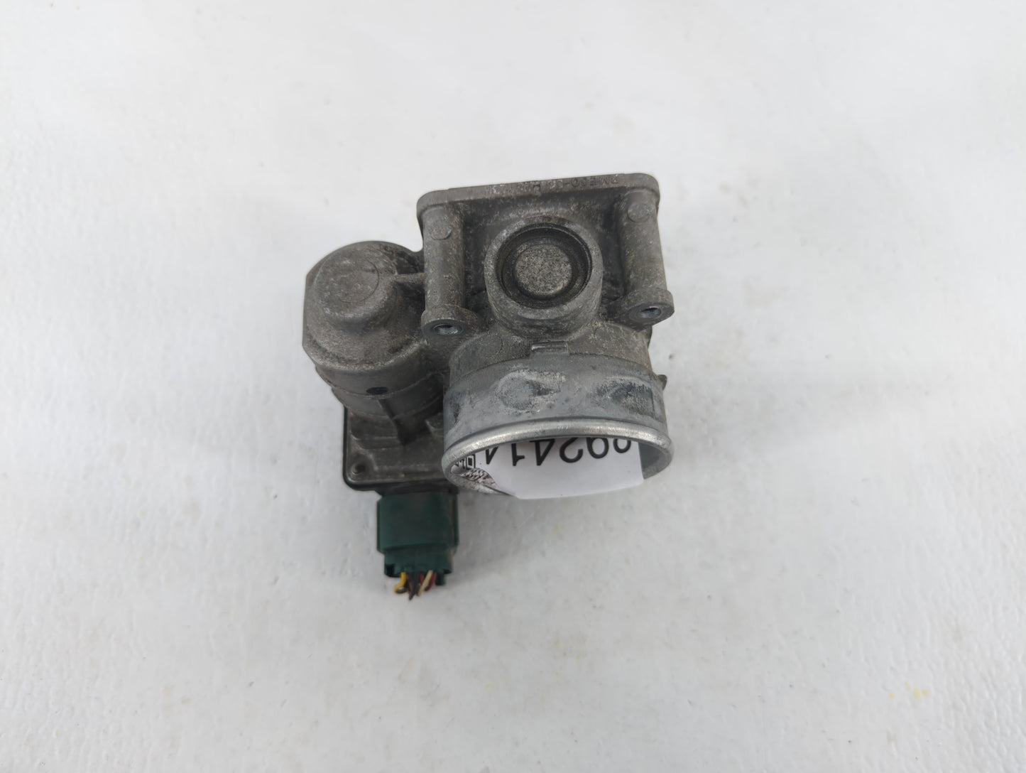 2002-2006 Nissan Altima Throttle Body P/N:RME60-05 576-01, SERA576-01, RME60-06 Fits Fits 2002 2003 2004 2005 2006 OEM Used 