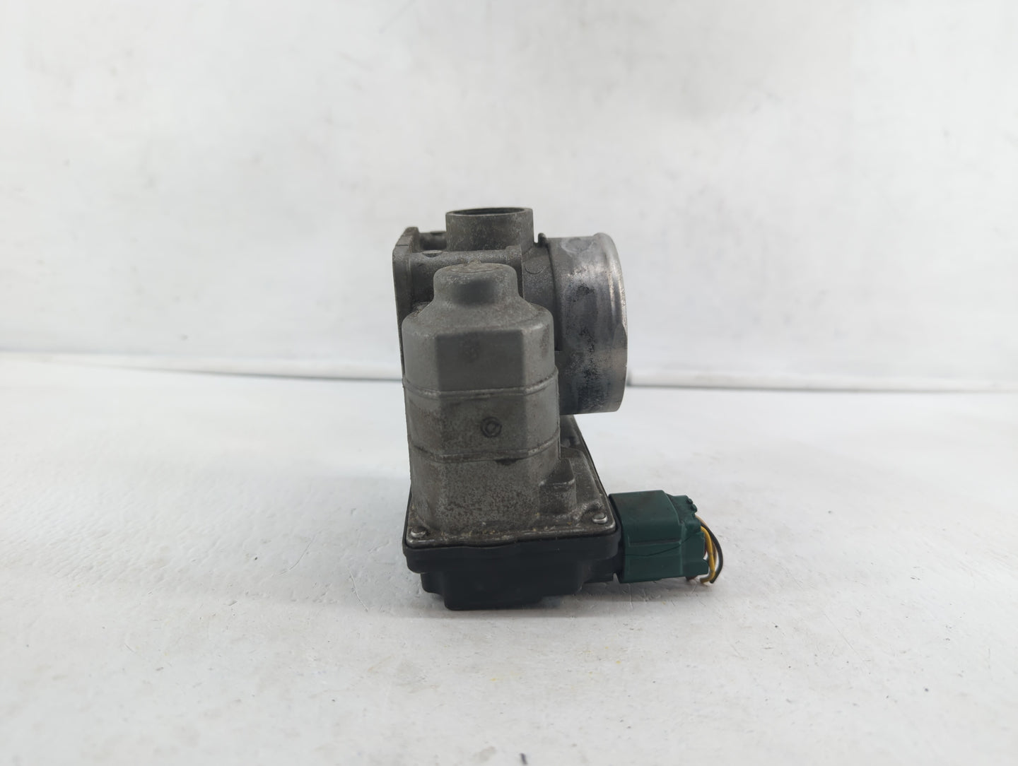 2002-2006 Nissan Altima Throttle Body P/N:RME60-05 576-01, SERA576-01, RME60-06 Fits Fits 2002 2003 2004 2005 2006 OEM Used 
