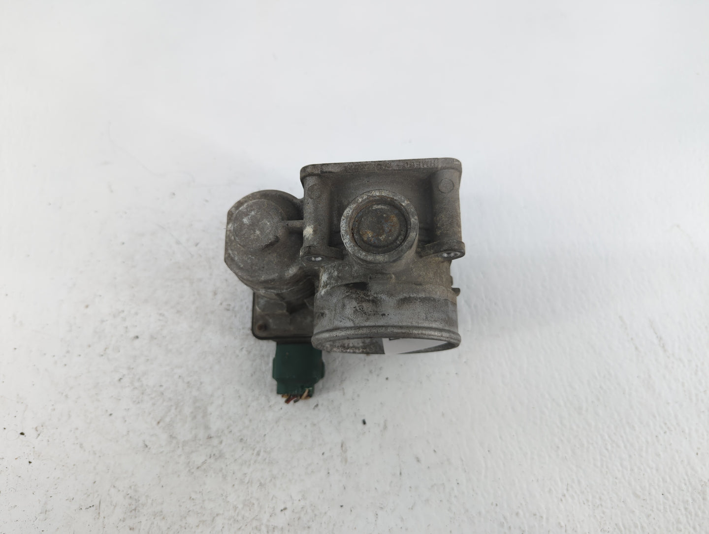2002-2006 Nissan Altima Throttle Body P/N:RME60-05 576-01, SERA576-01, RME60-06 Fits Fits 2002 2003 2004 2005 2006 OEM Used 