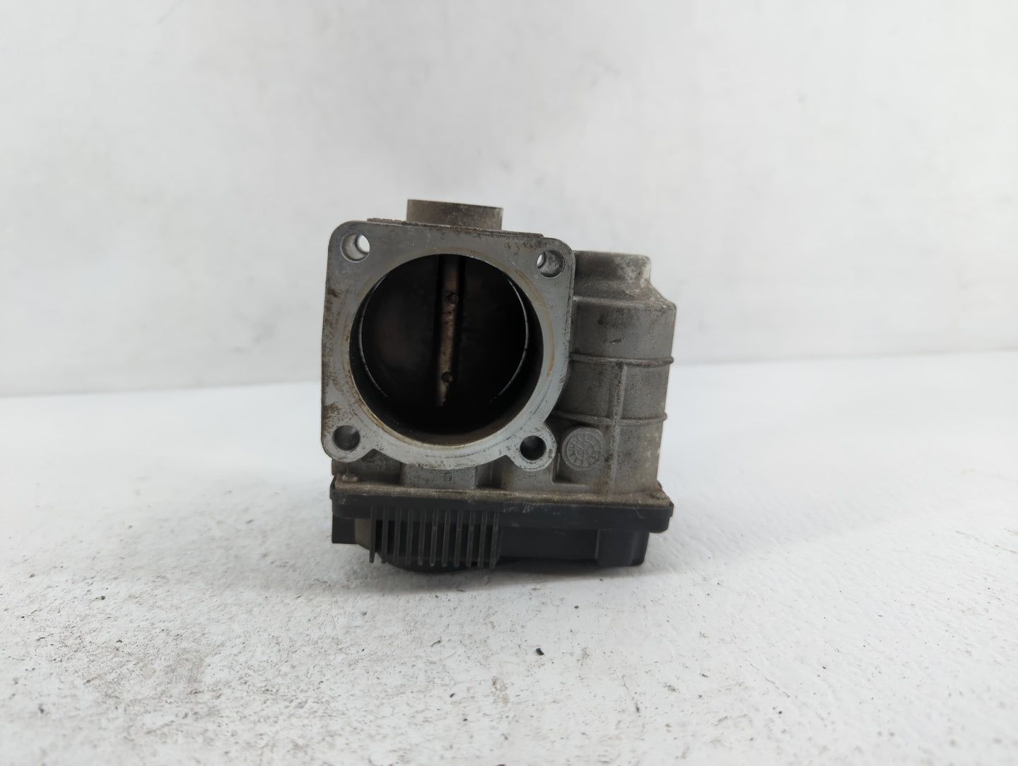 2002-2006 Nissan Altima Throttle Body P/N:RME60-05 576-01, SERA576-01, RME60-06 Fits Fits 2002 2003 2004 2005 2006 OEM Used 
