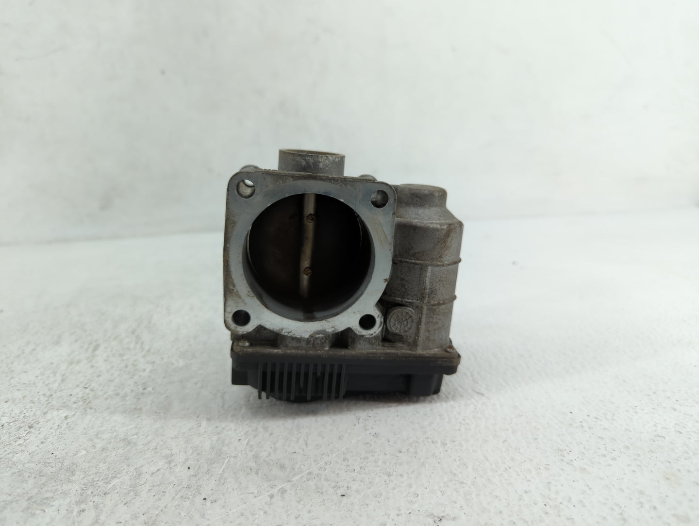 2002-2006 Nissan Altima Throttle Body P/N:RME60-05 576-01, SERA576-01, RME60-06 Fits Fits 2002 2003 2004 2005 2006 OEM Used 
