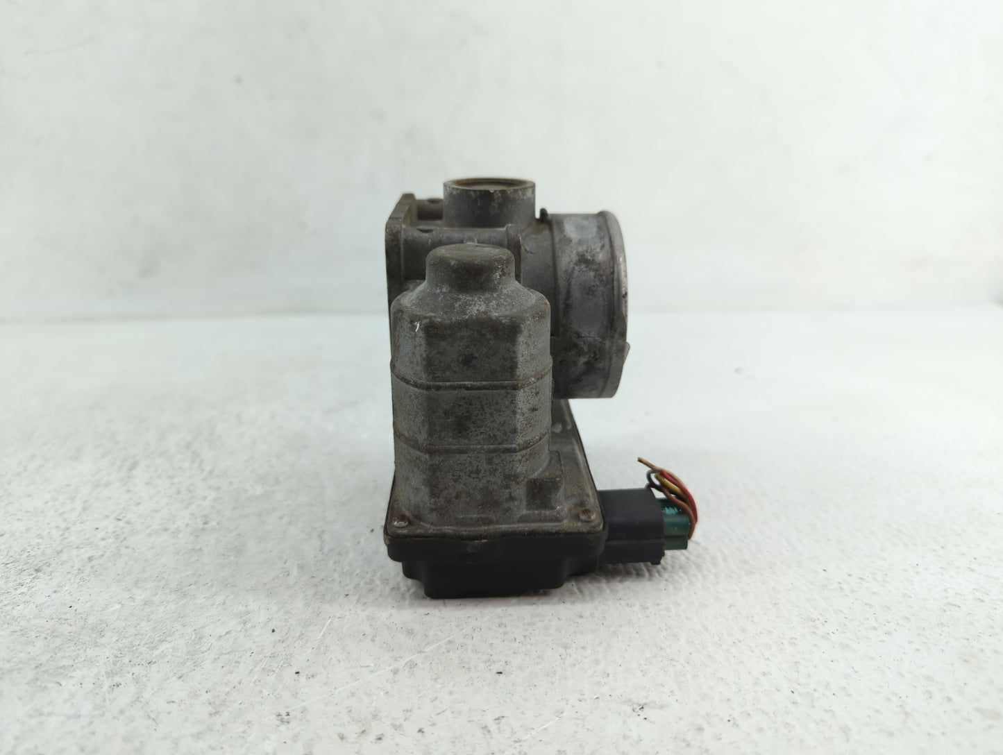 2002-2006 Nissan Altima Throttle Body P/N:RME60-05 576-01, SERA576-01, RME60-06 Fits Fits 2002 2003 2004 2005 2006 OEM Used 