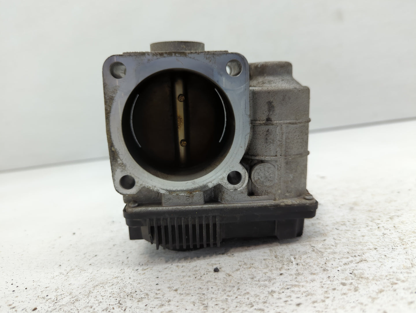 2002-2006 Nissan Altima Throttle Body P/N:RME60-05 576-01, SERA576-01, RME60-06 Fits Fits 2002 2003 2004 2005 2006 OEM Used 