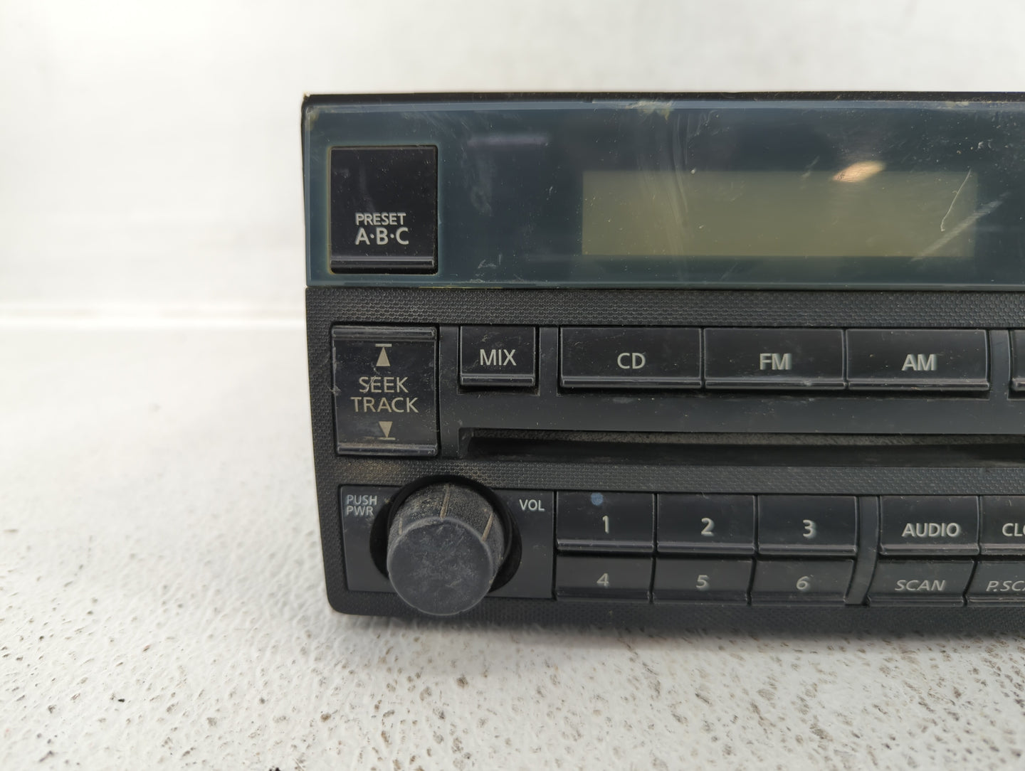 2005-2006 Nissan Altima Am Fm Cd Player Radio Receiver - Oemusedautoparts1.com